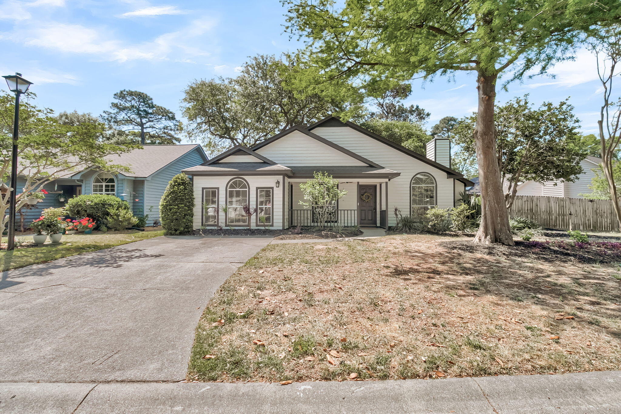 1252 Llewellyn Road