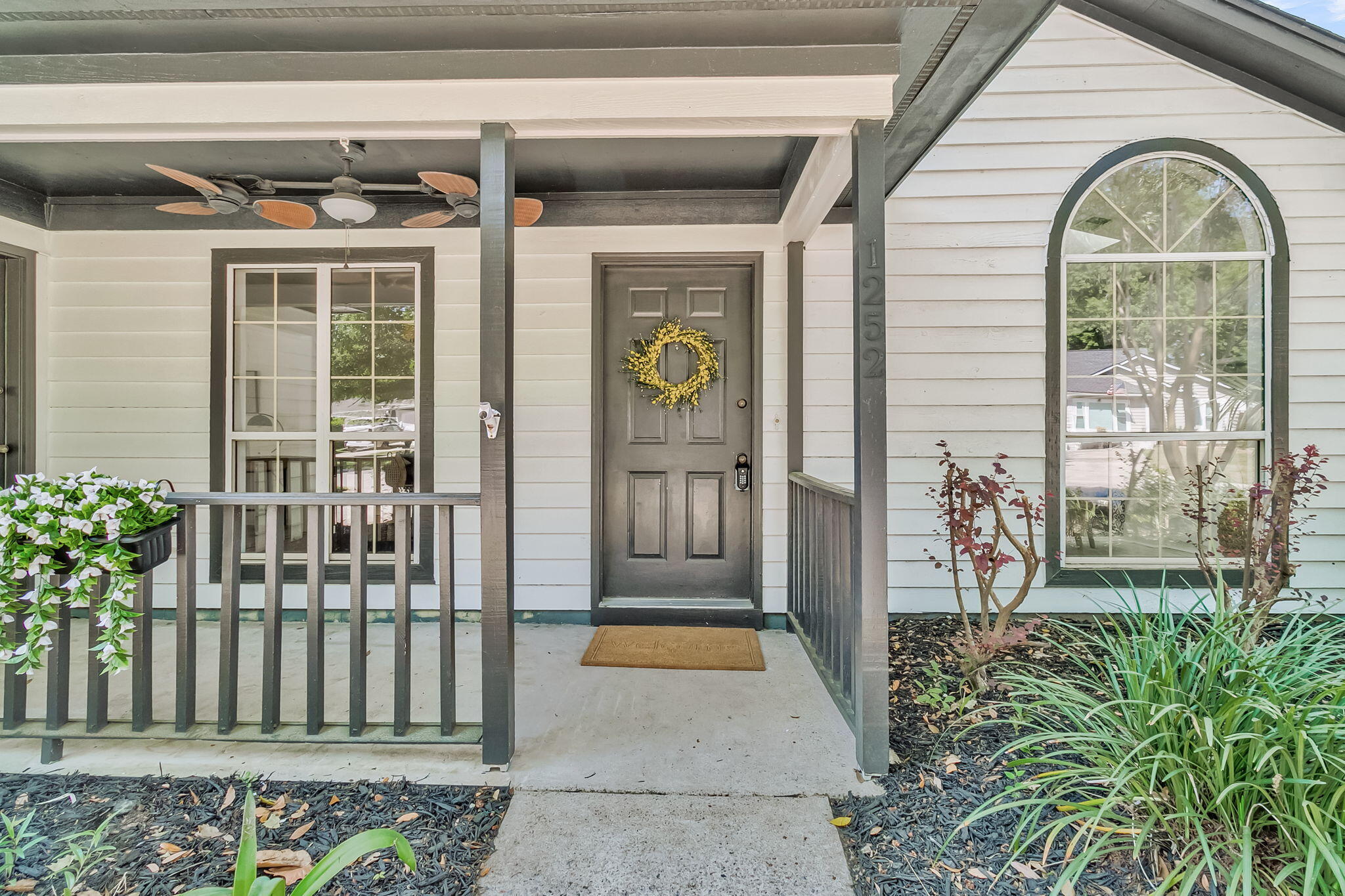 1252 Llewellyn Road