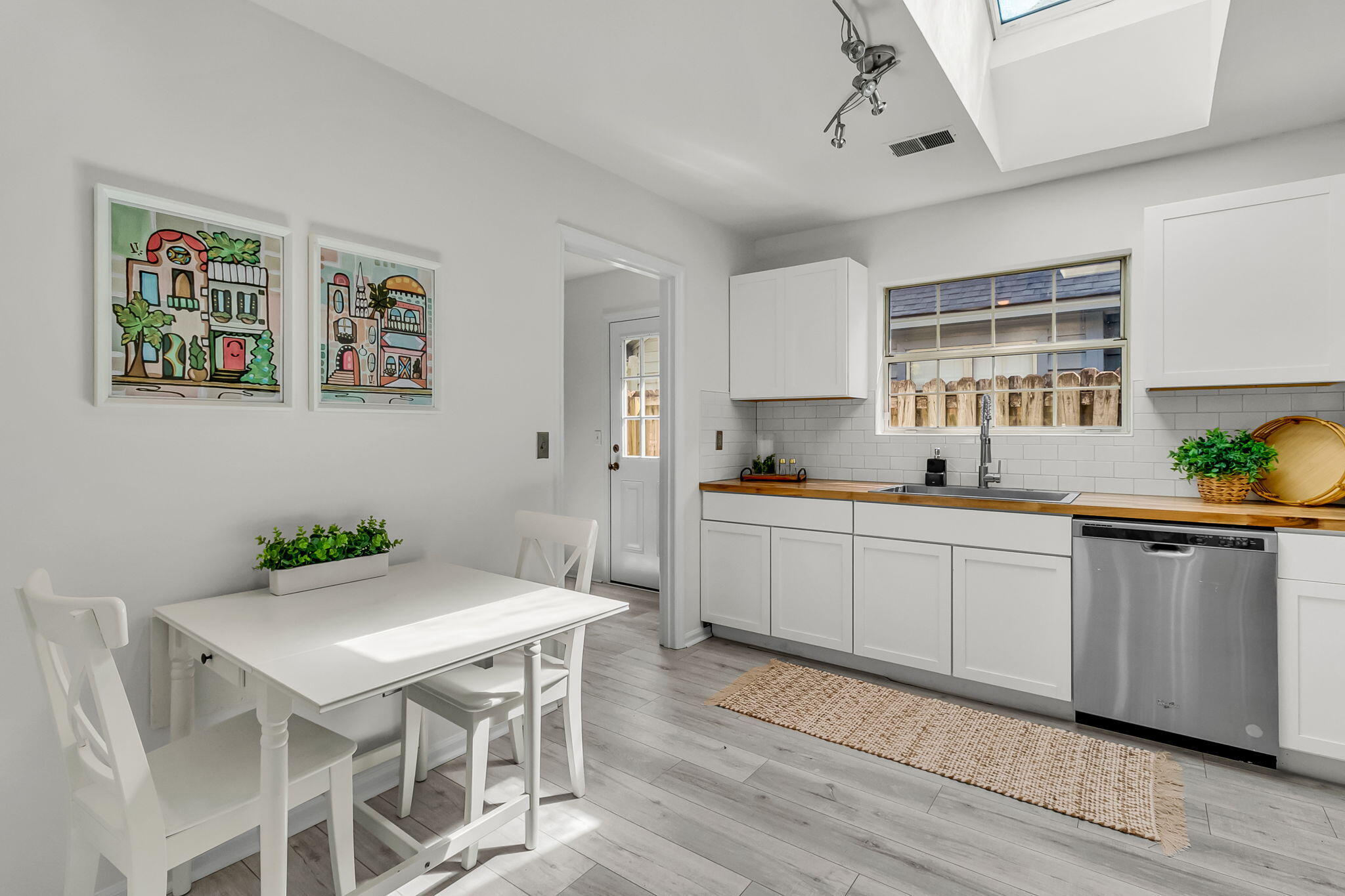 1252 Llewellyn Road