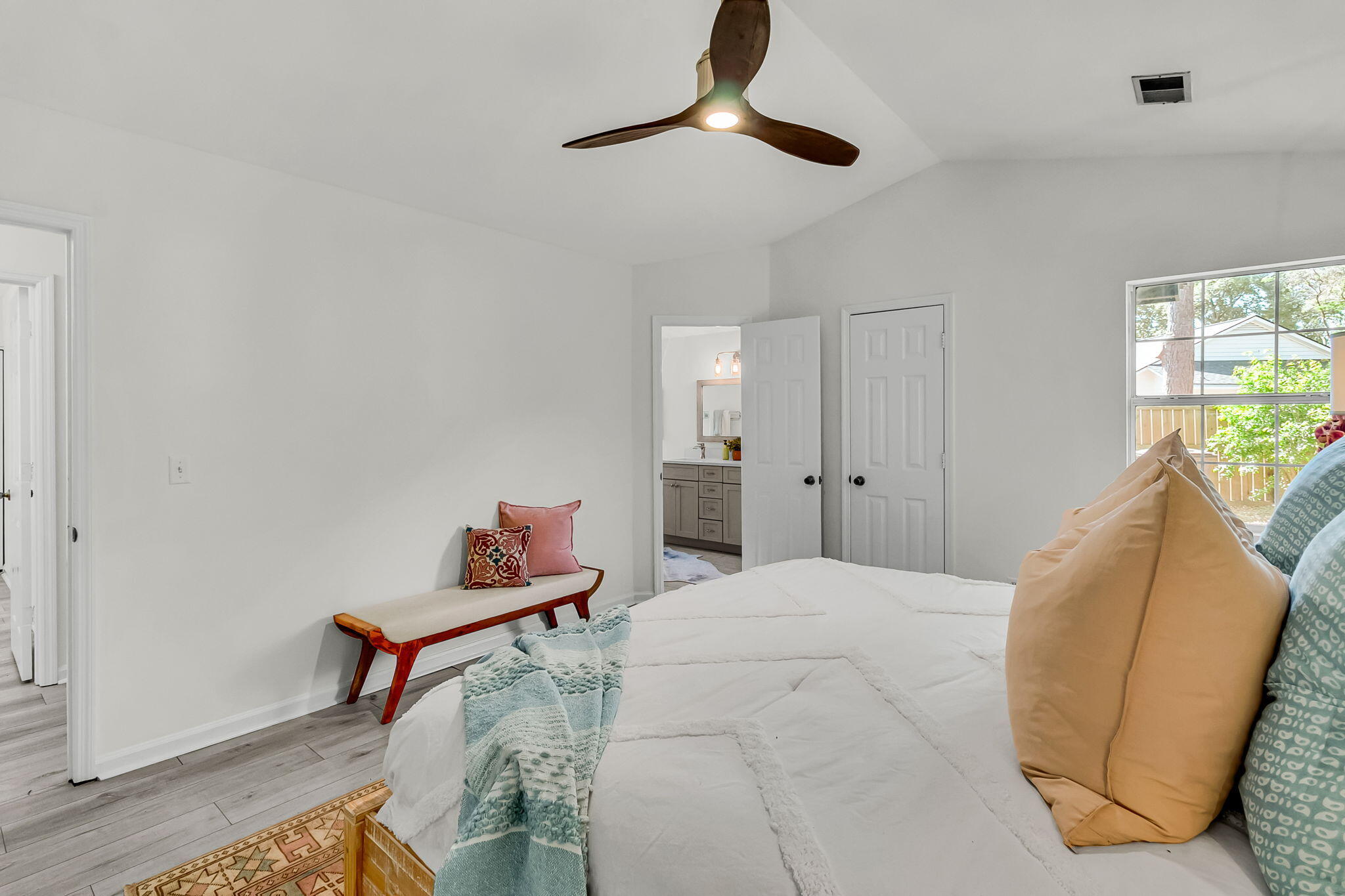 1252 Llewellyn Road