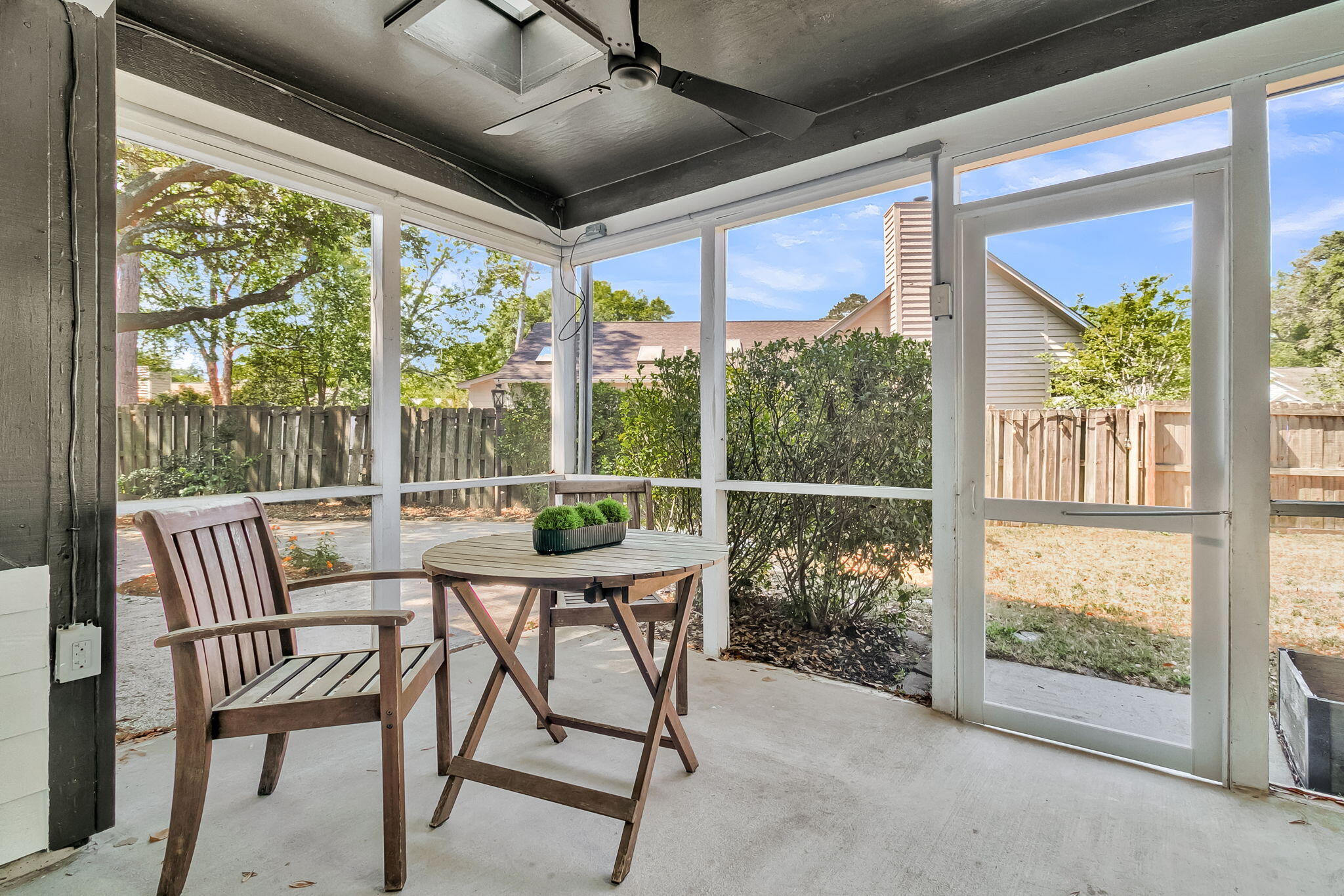 1252 Llewellyn Road