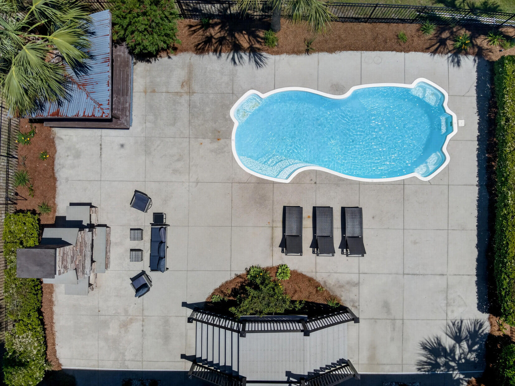 7246 Highway 165