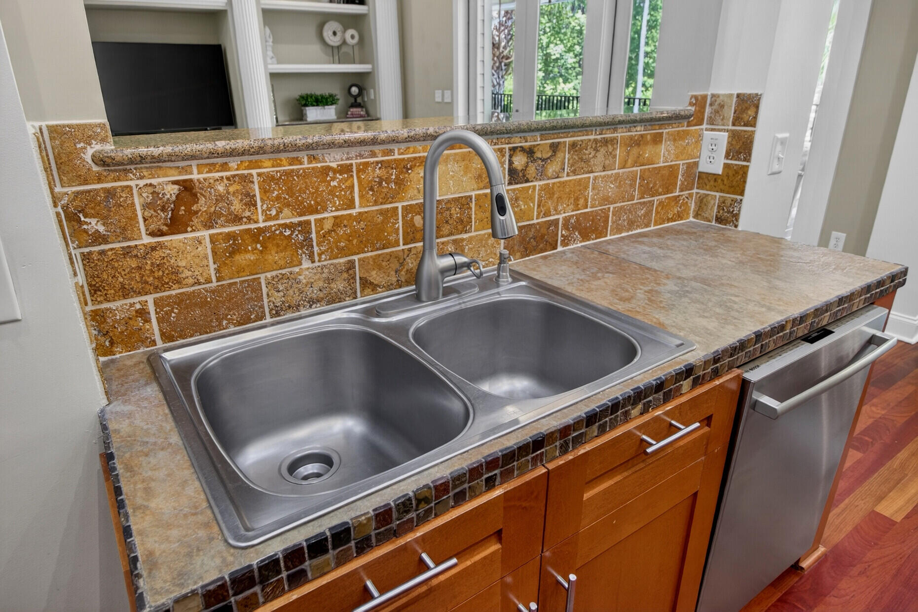 7246 Highway 165