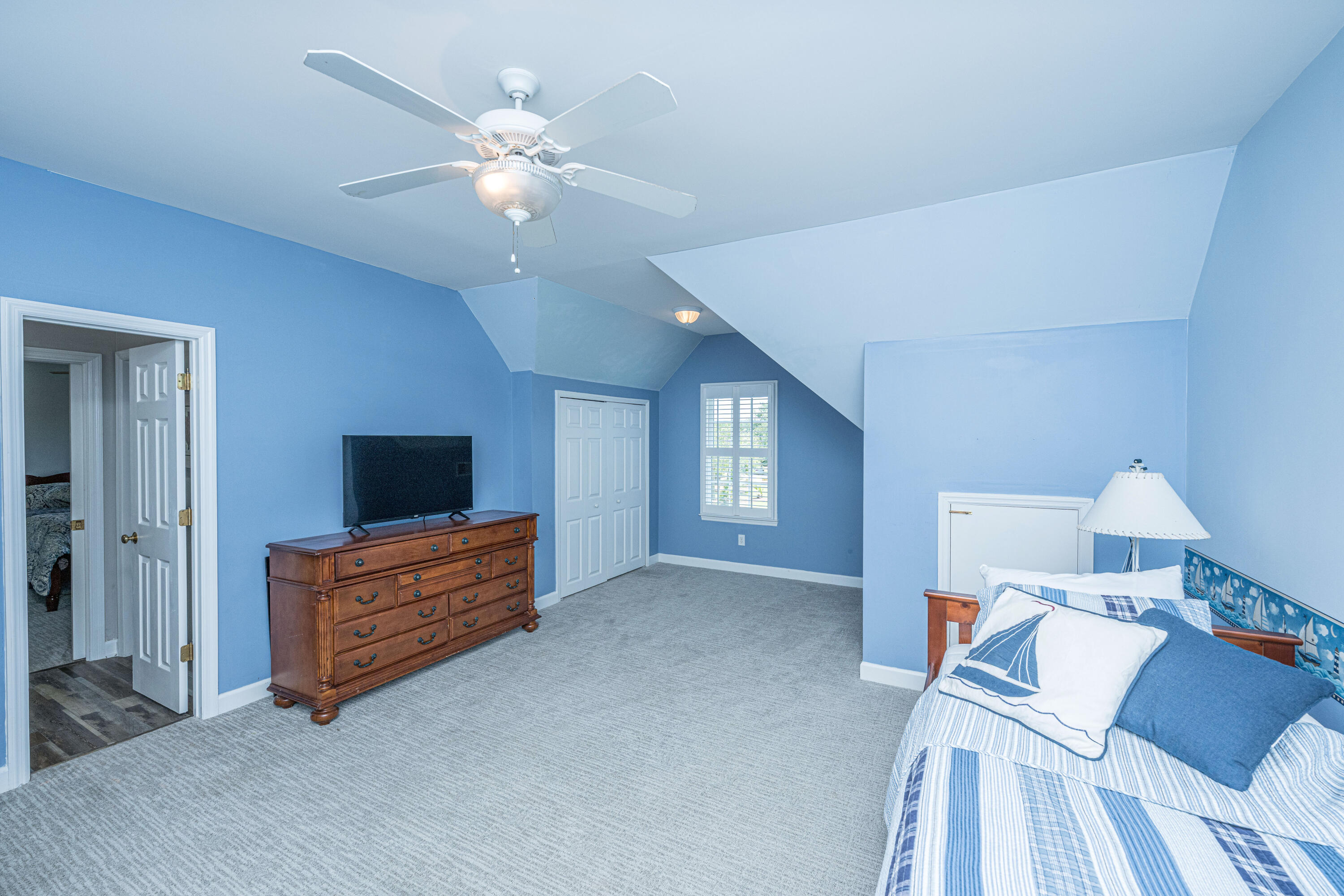 2325 Darts Cove Way