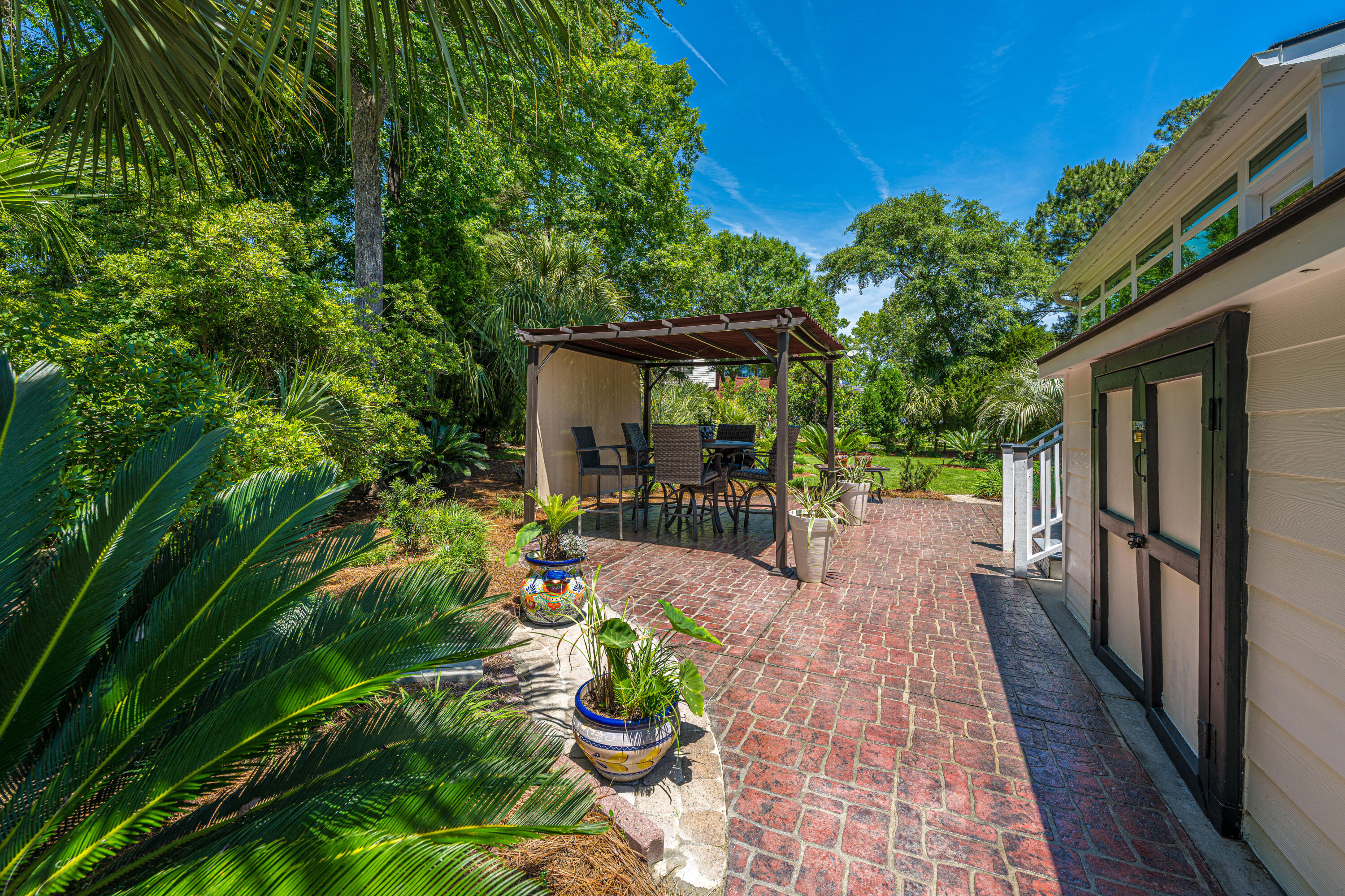 2325 Darts Cove Way