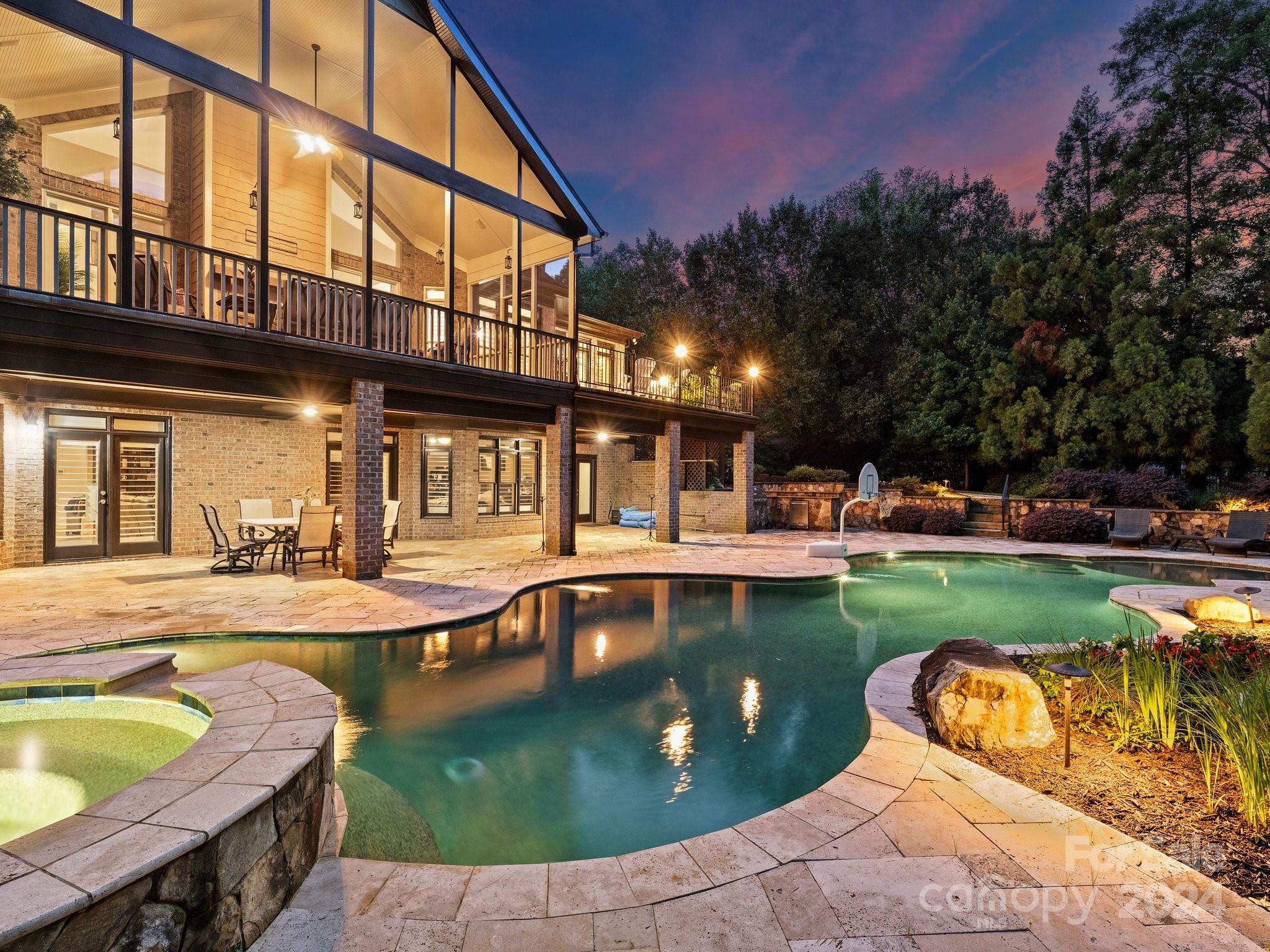 14800 Sydenham Court