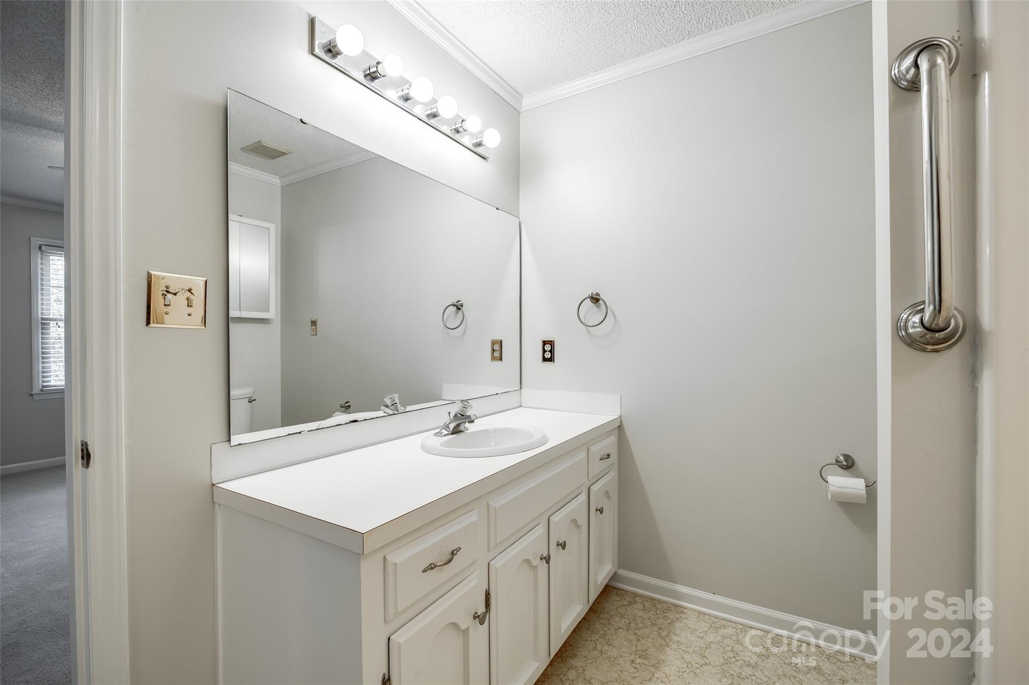 243 Pointe Circle