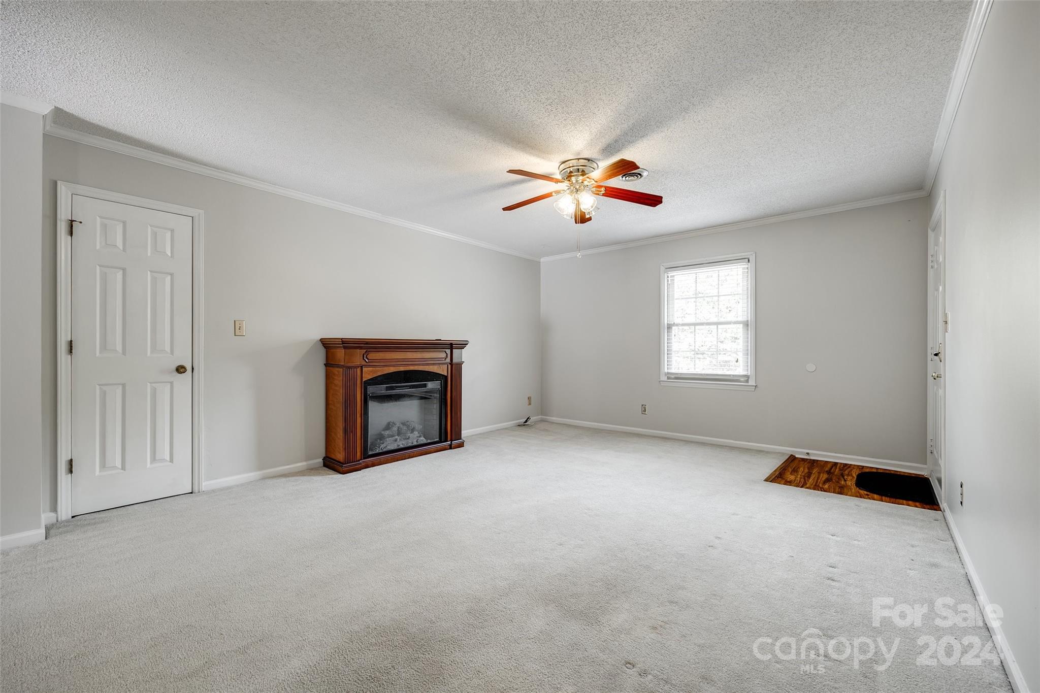 243 Pointe Circle