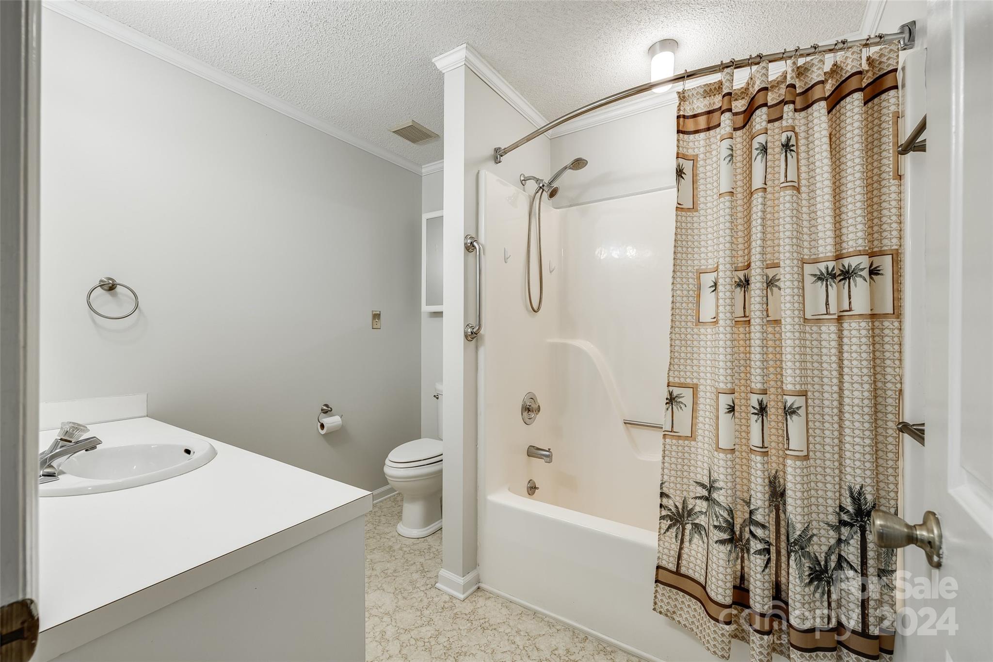 243 Pointe Circle