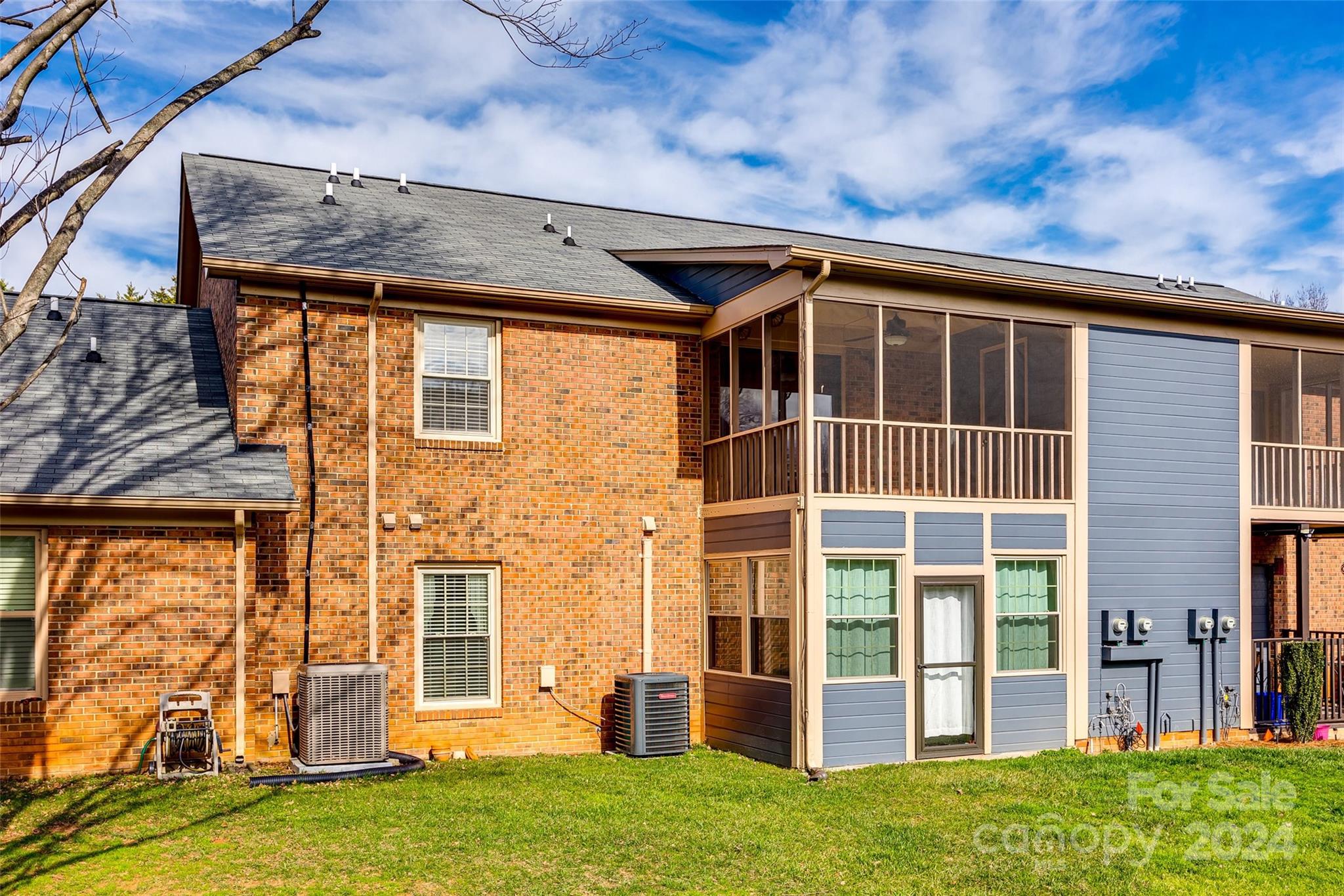 243 Pointe Circle