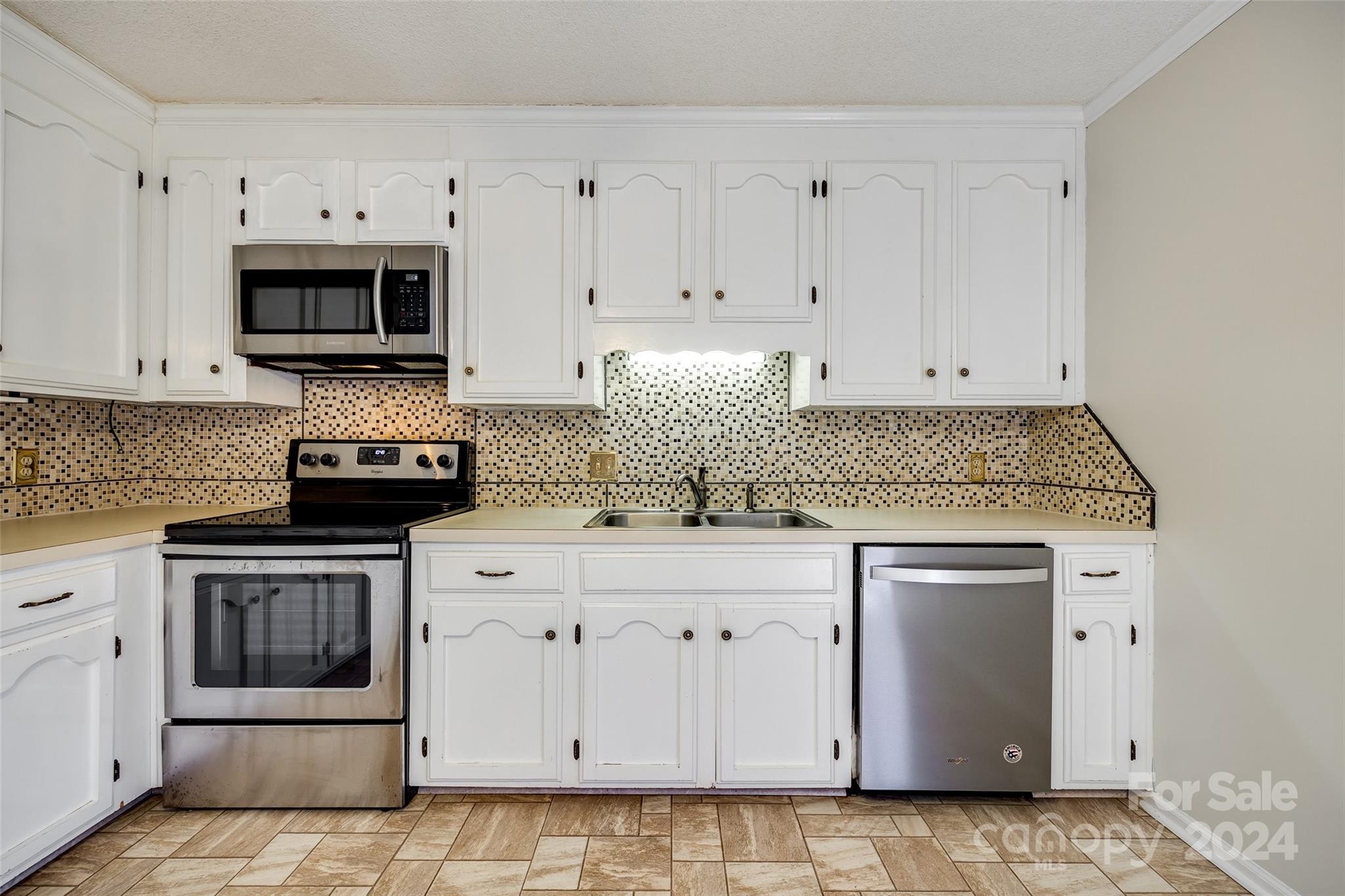 243 Pointe Circle