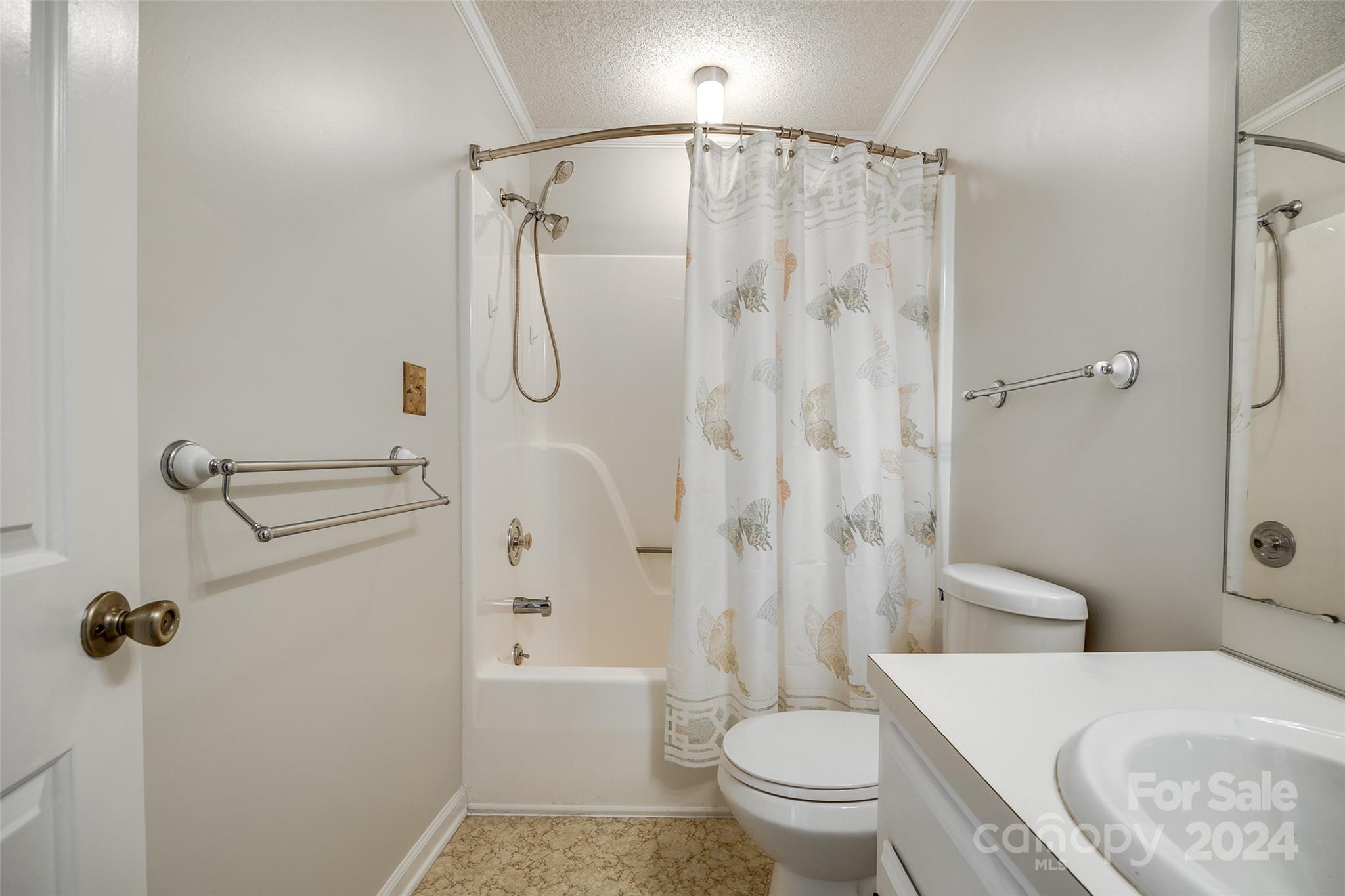 243 Pointe Circle