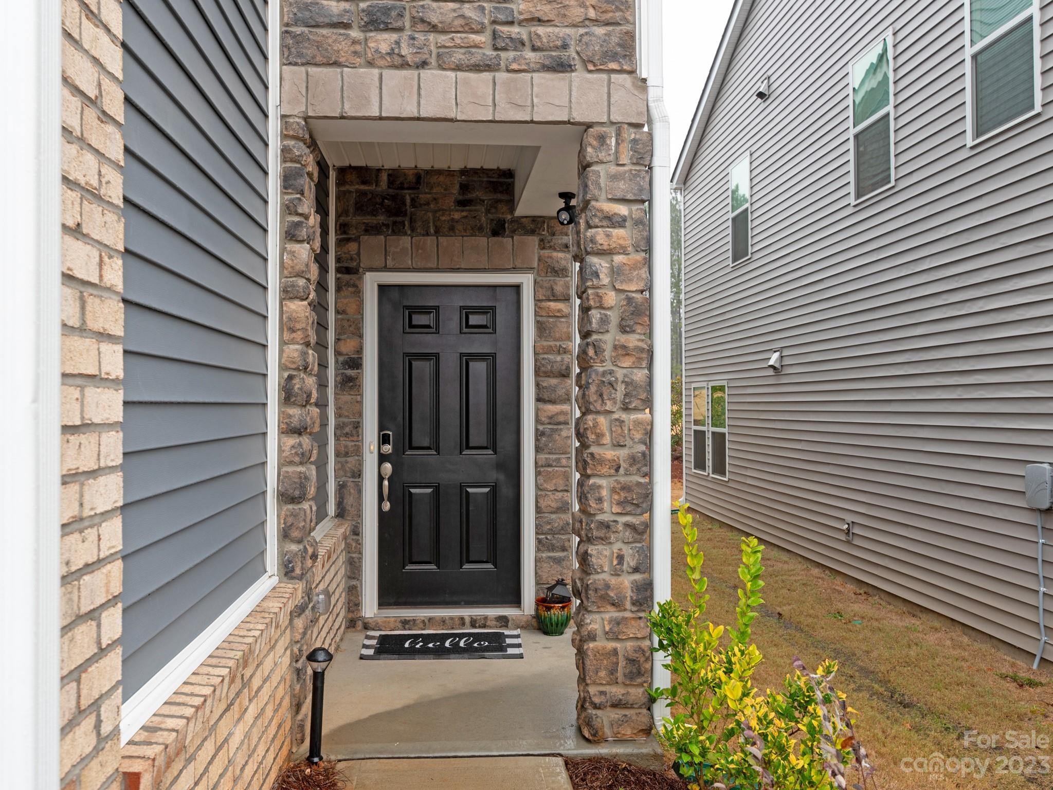 212 Ravensara Avenue