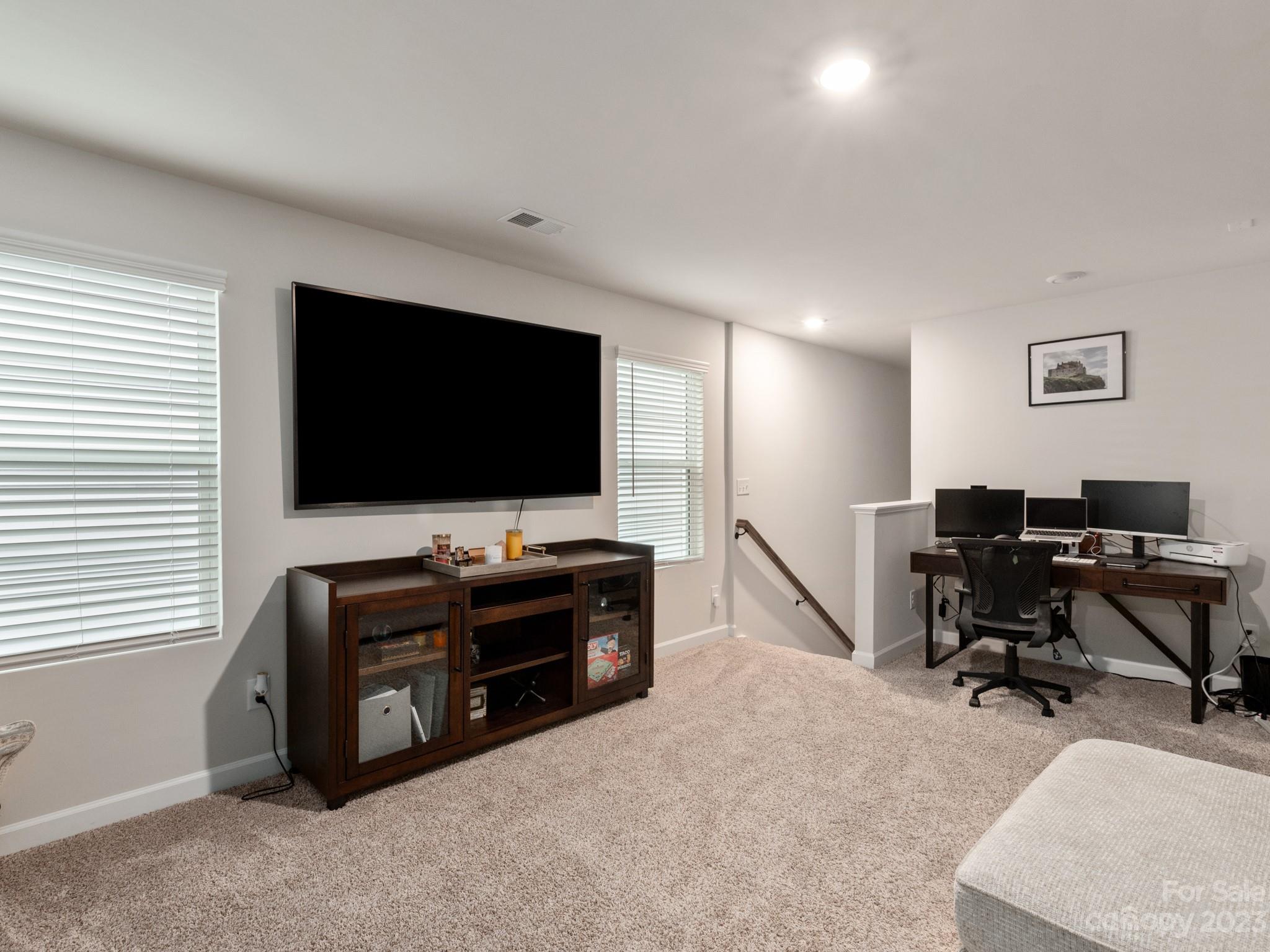 212 Ravensara Avenue