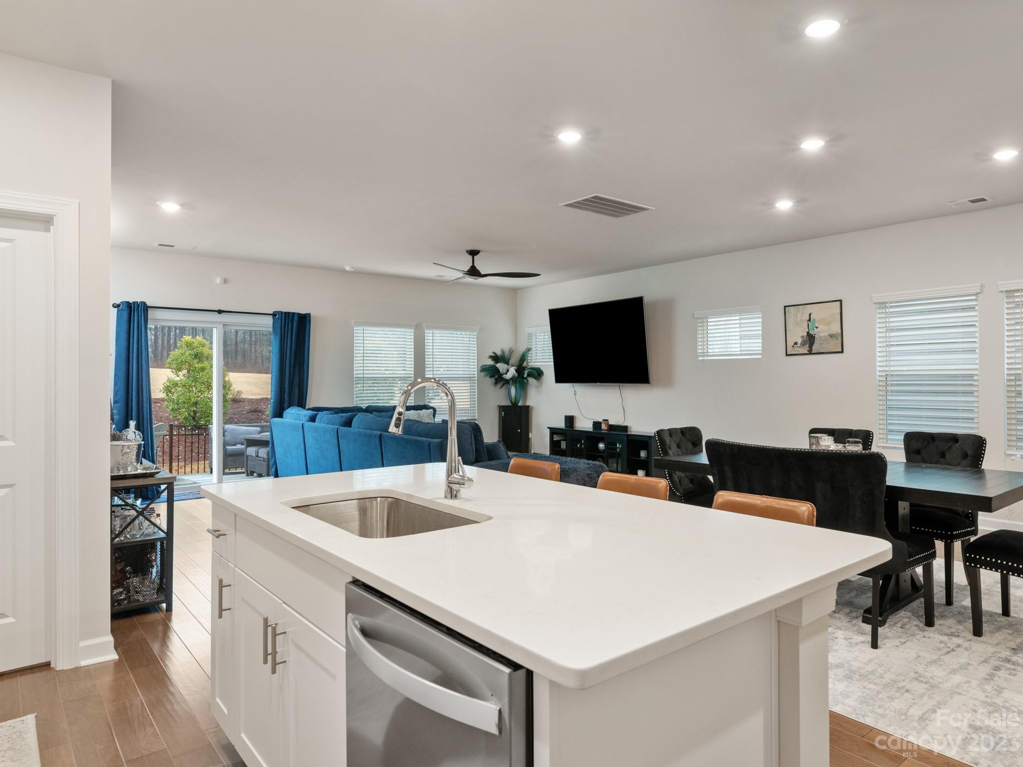 212 Ravensara Avenue