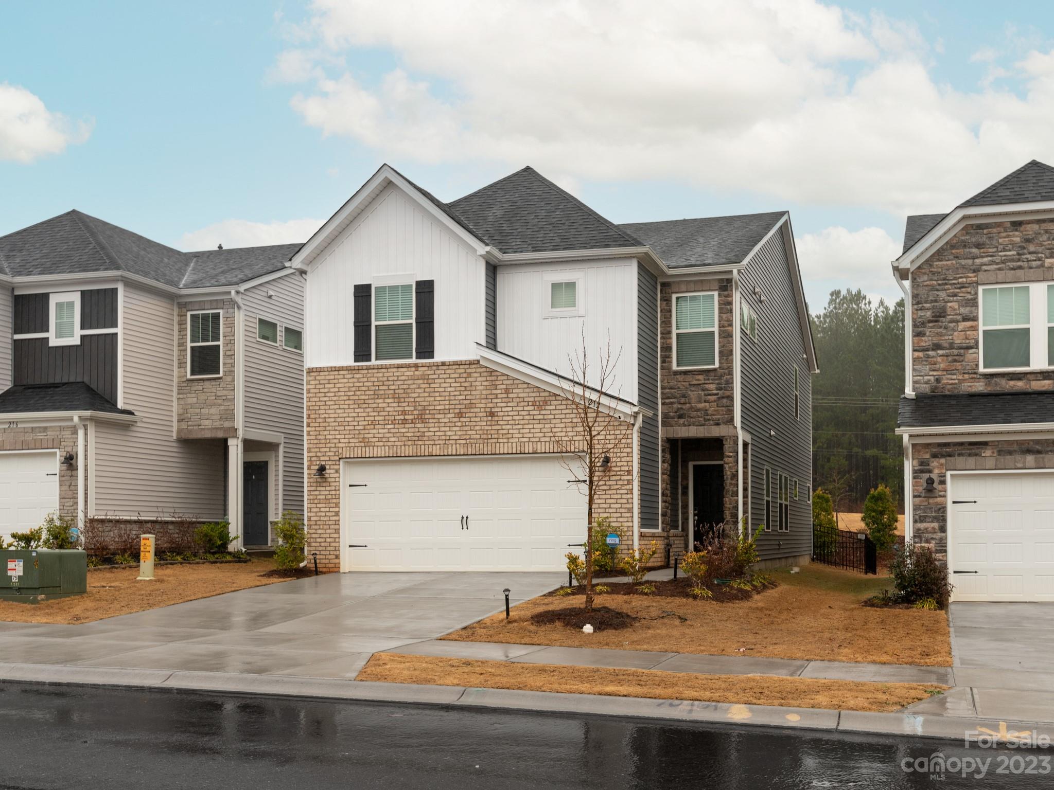 212 Ravensara Avenue