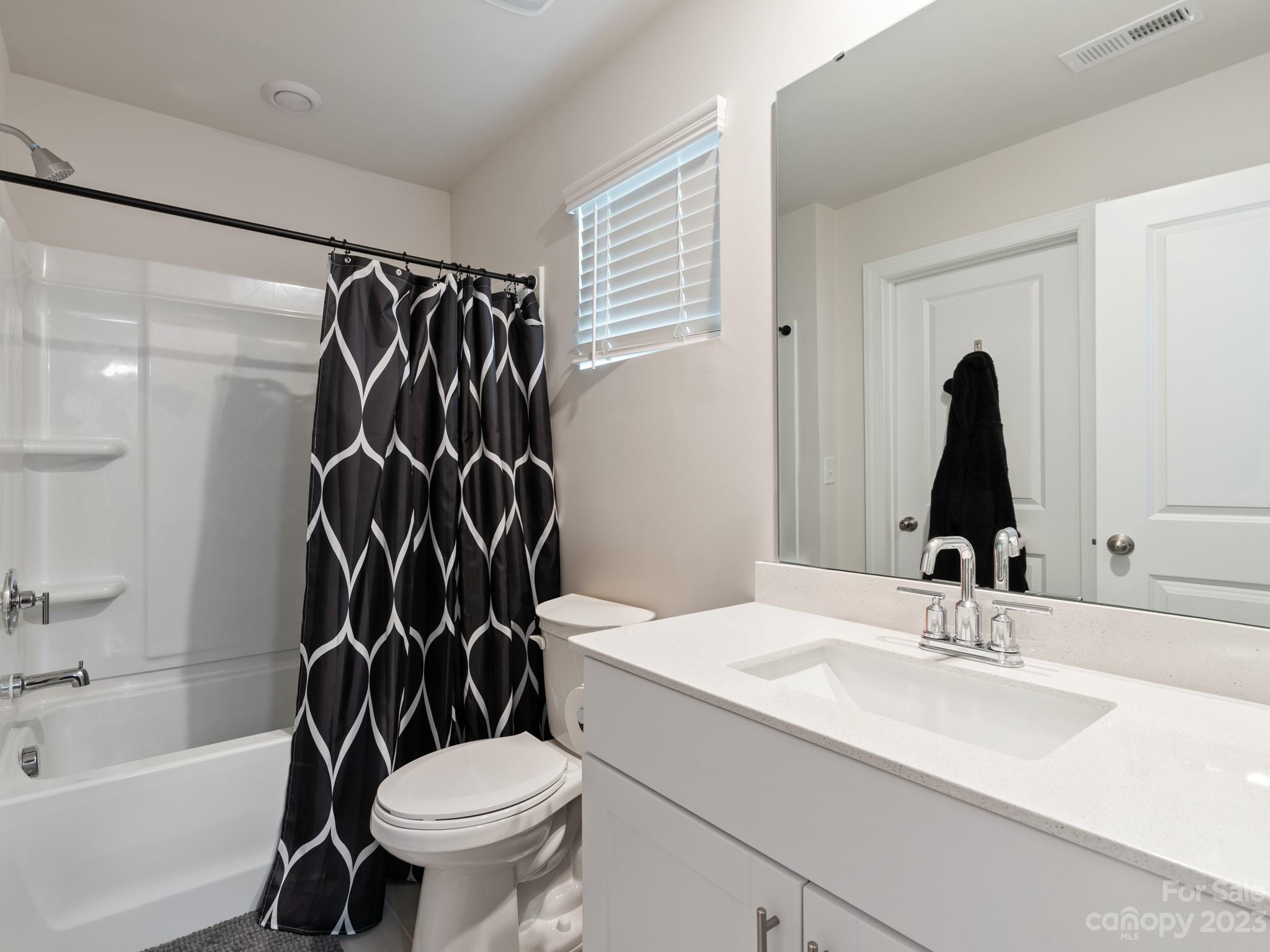 212 Ravensara Avenue