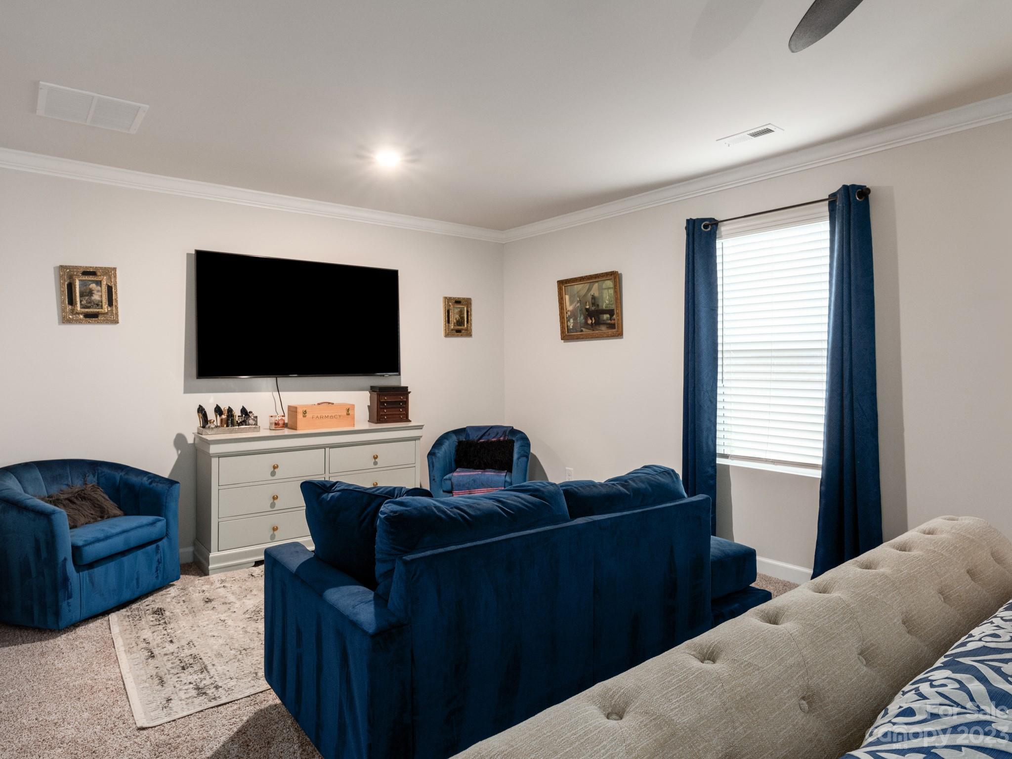 212 Ravensara Avenue