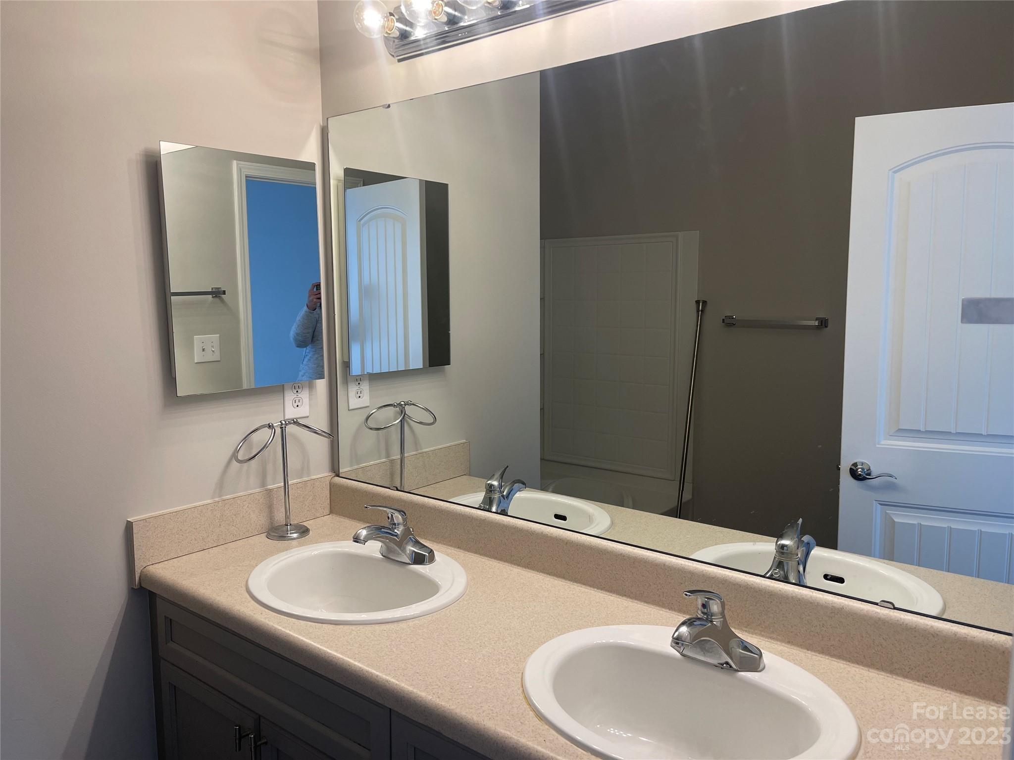 14208 Castle Abbey Lane