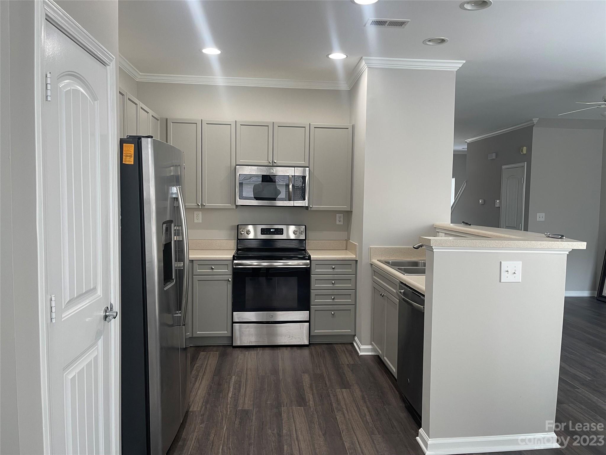 14208 Castle Abbey Lane