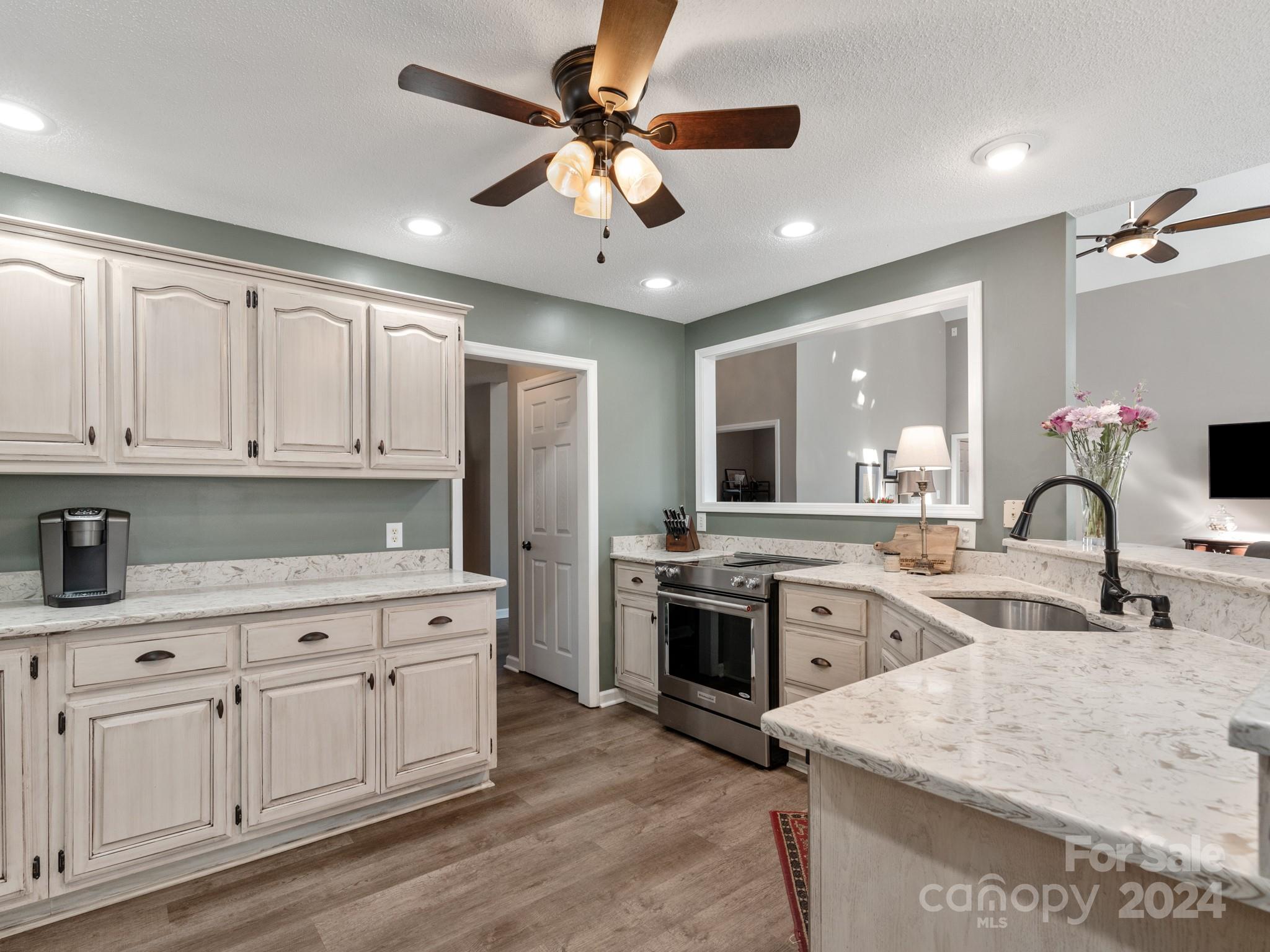 6685 Little Branch Drive
