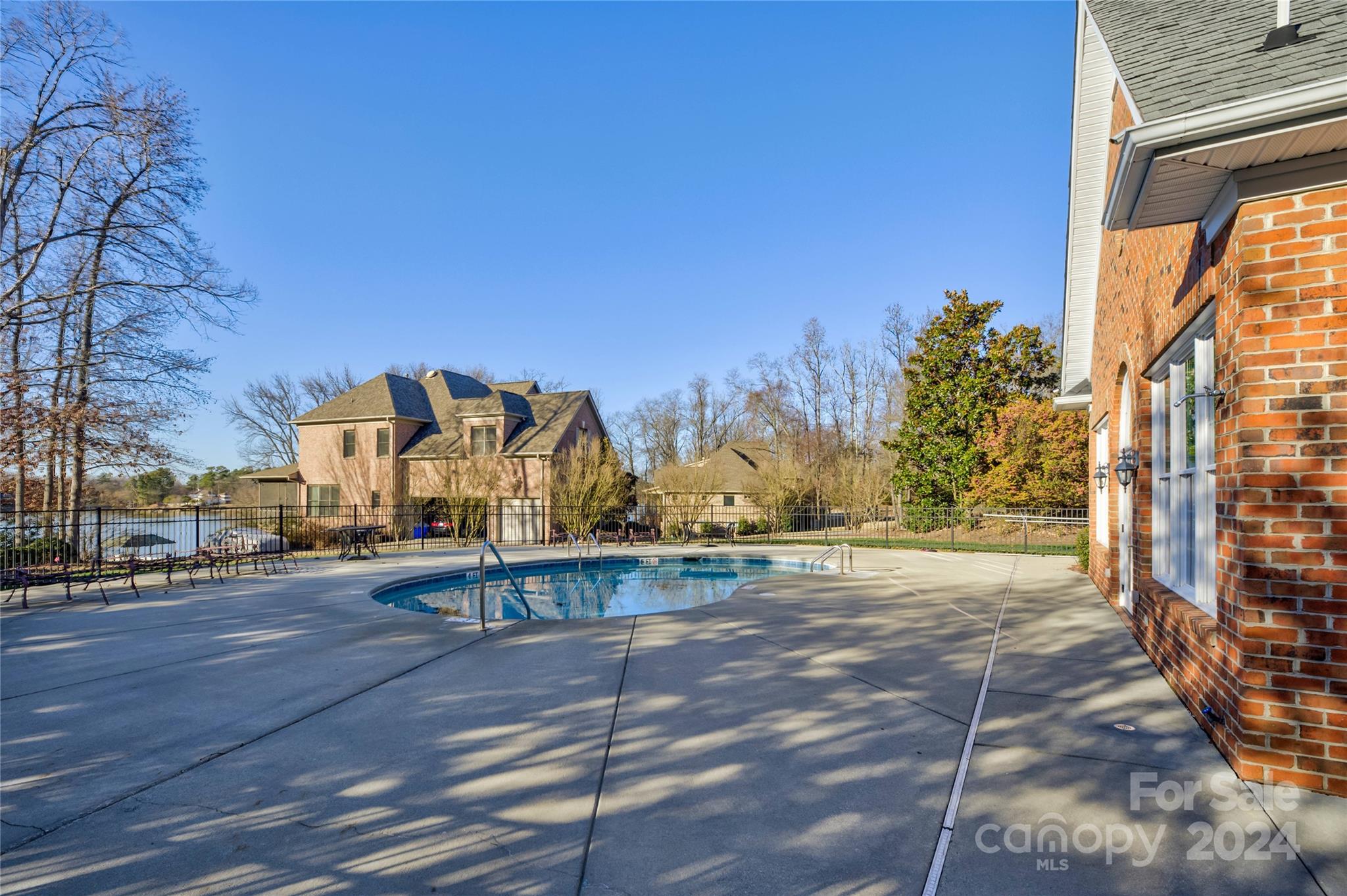 1412 Greenmoor Road