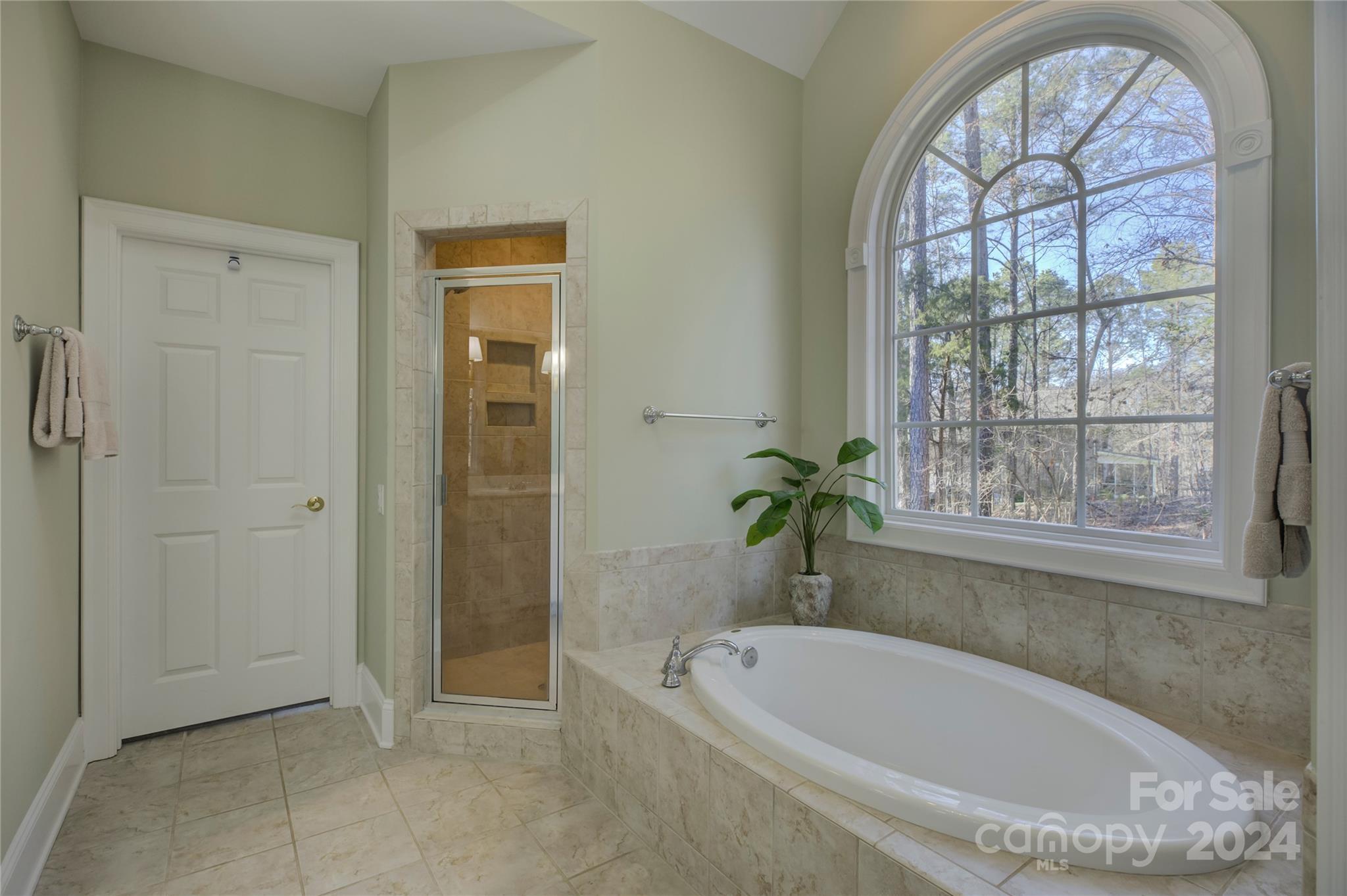 1412 Greenmoor Road