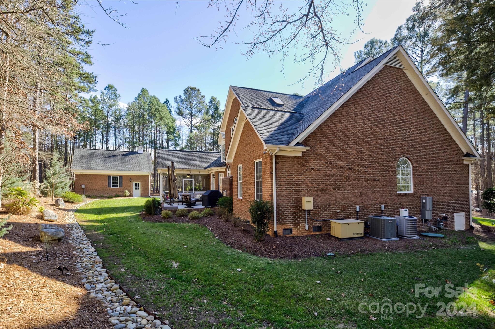 1412 Greenmoor Road
