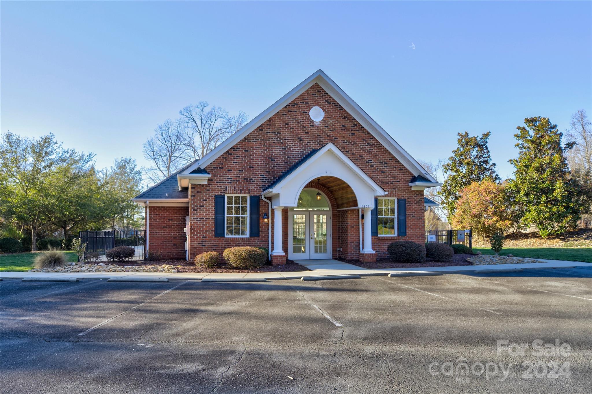 1412 Greenmoor Road