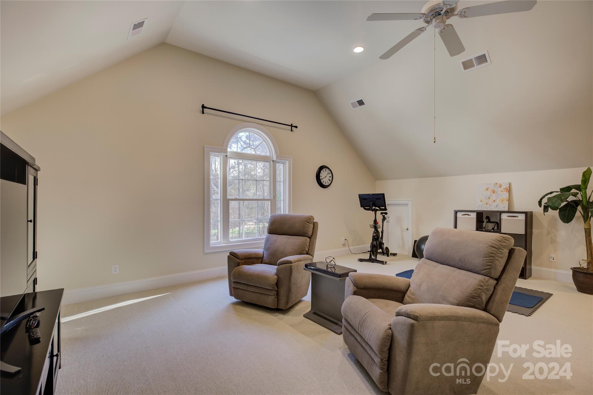 1412 Greenmoor Road