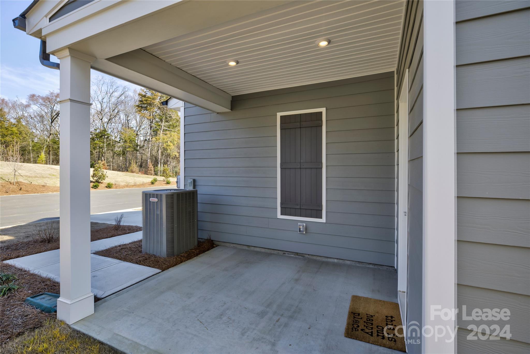 16405 Leading Street