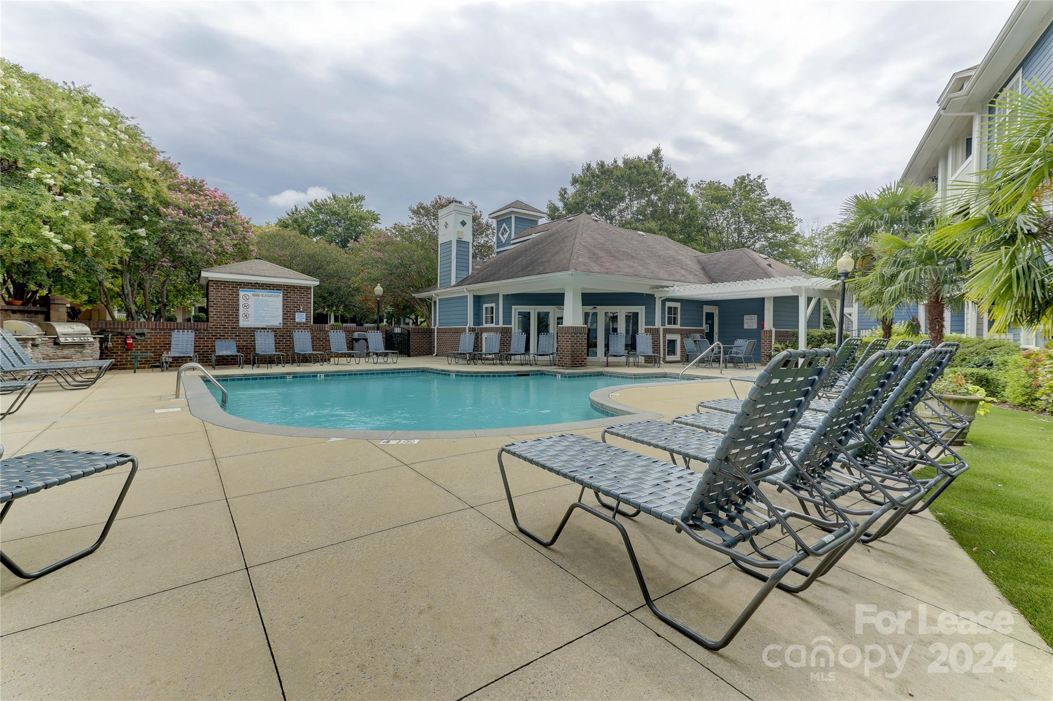 501 Olmsted Park Place Unit: F