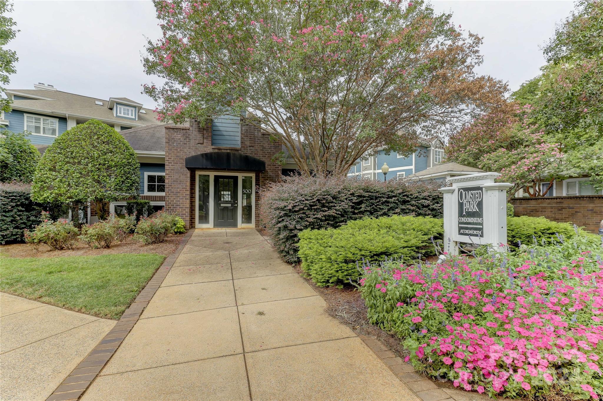 501 Olmsted Park Place Unit: F