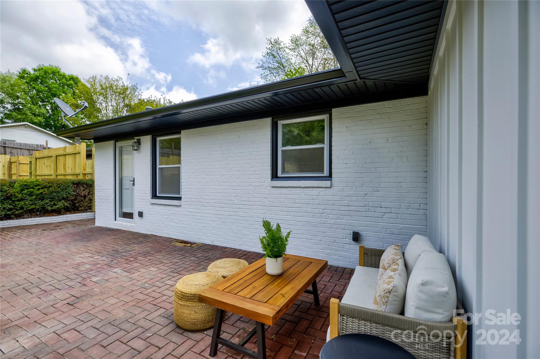 1999 Briarwood Circle