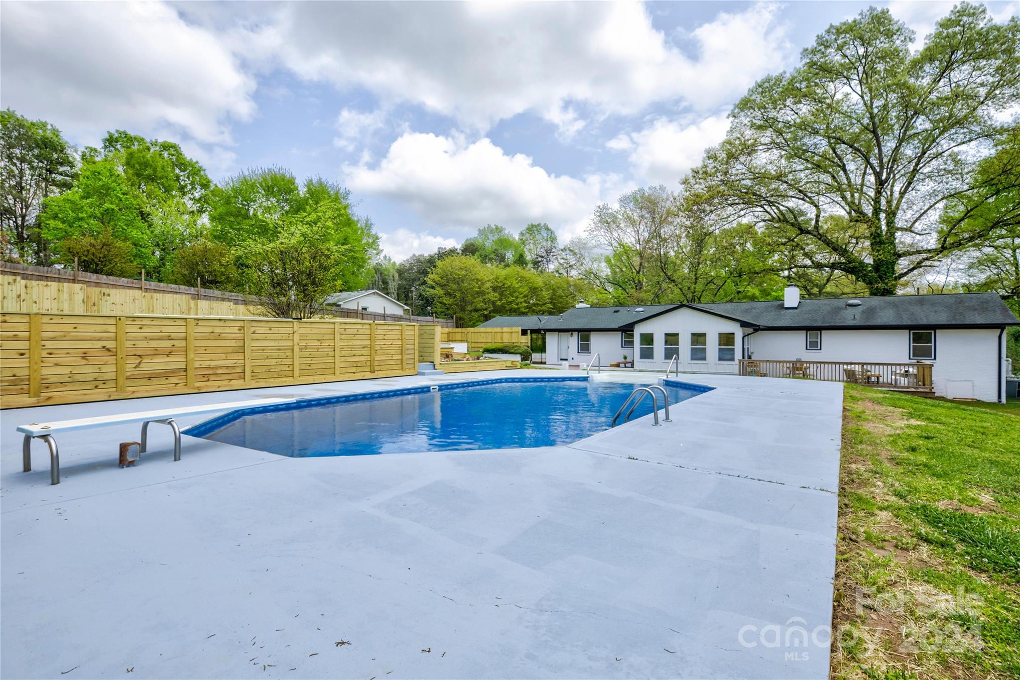 1999 Briarwood Circle