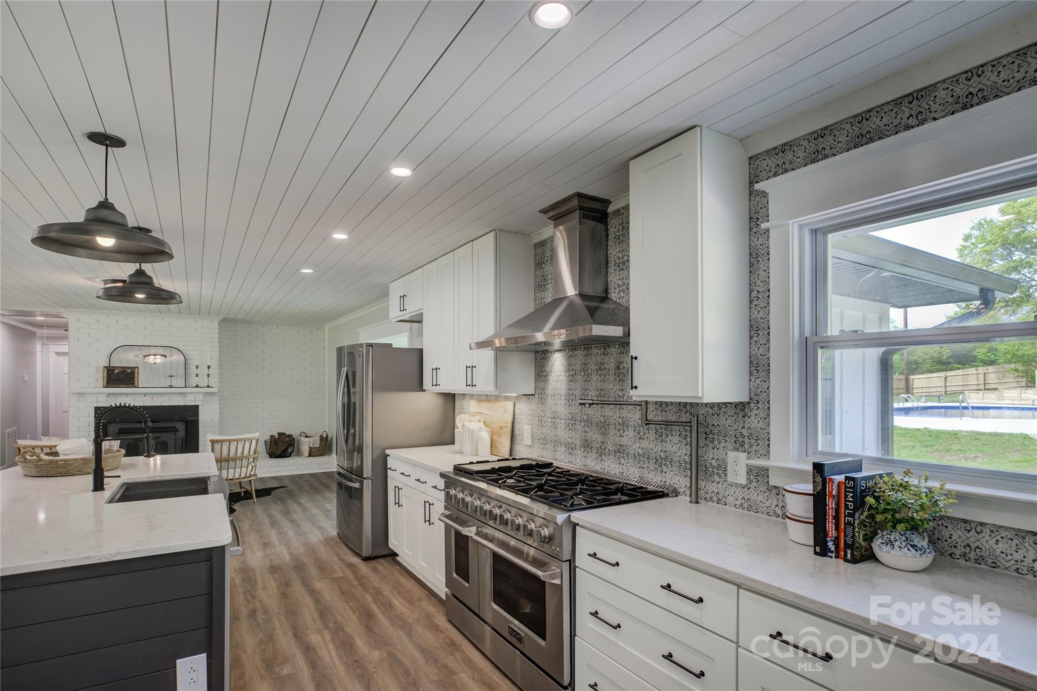 1999 Briarwood Circle