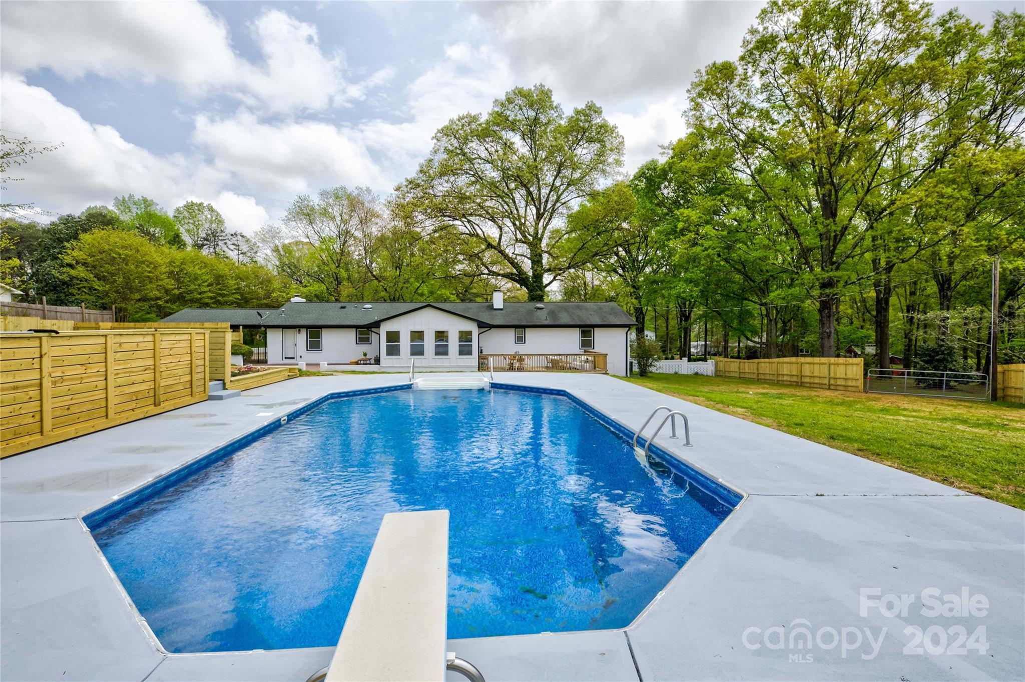 1999 Briarwood Circle