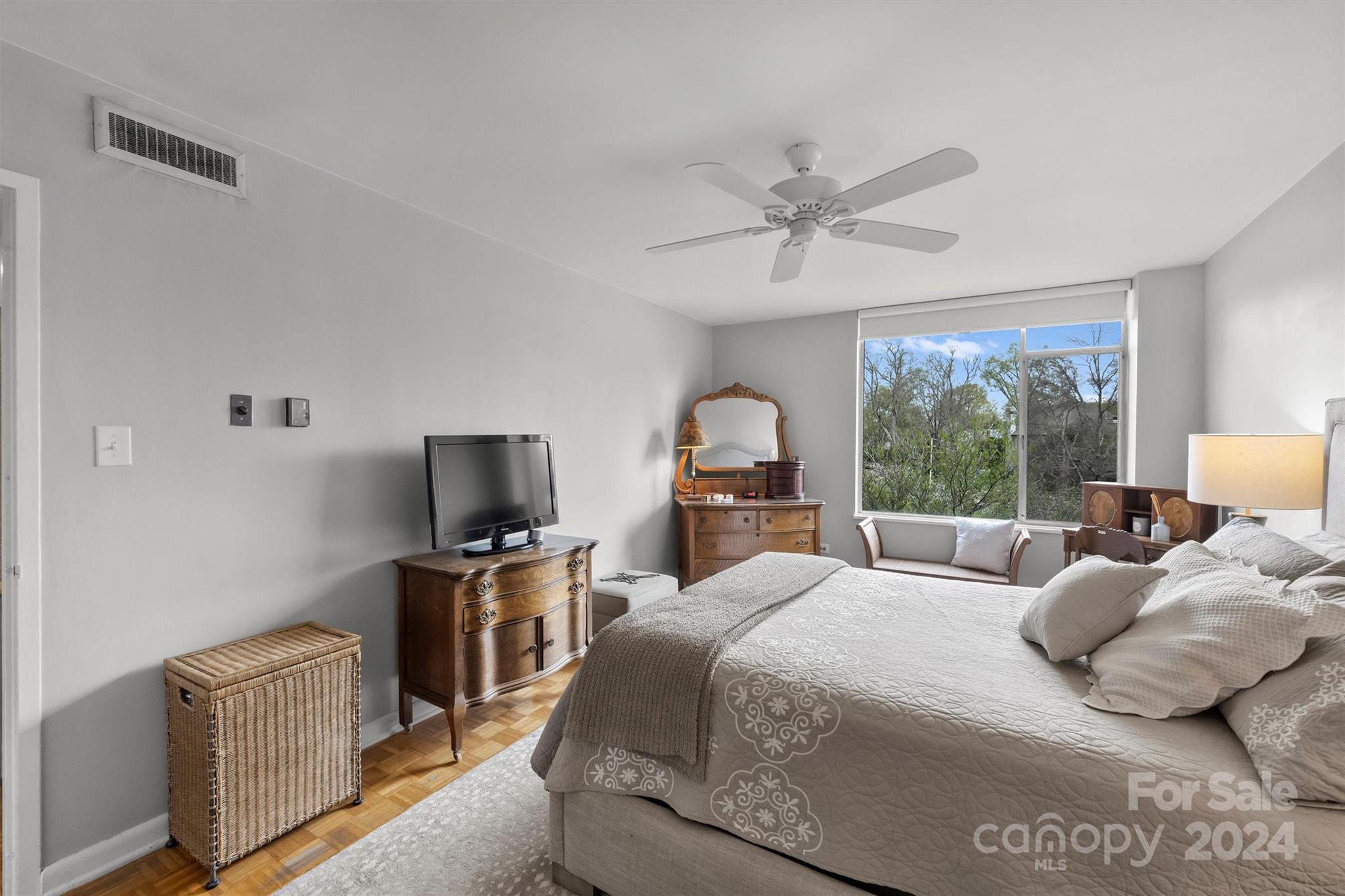 1300 Queens Road Unit: 317