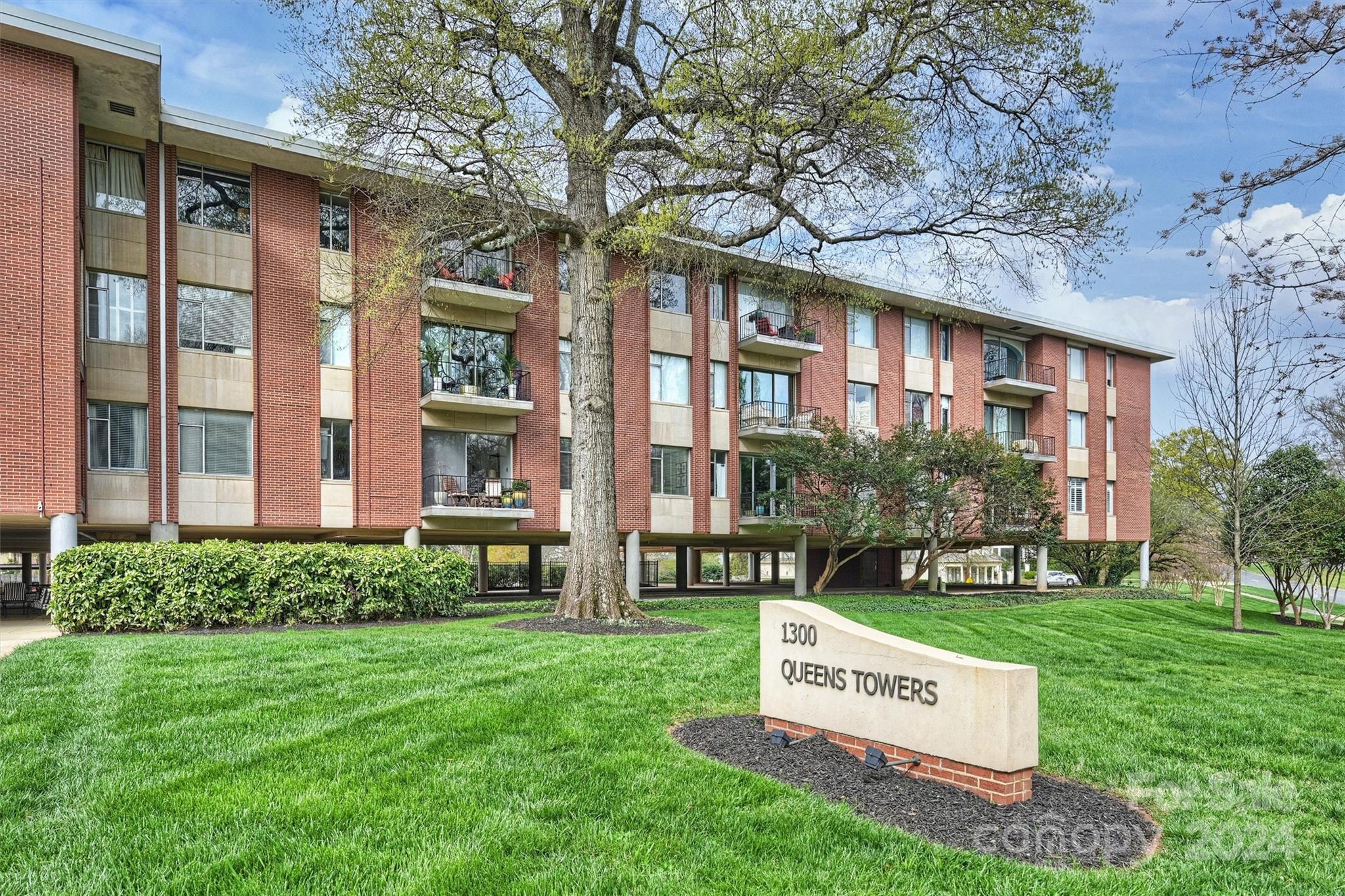 1300 Queens Road Unit: 317