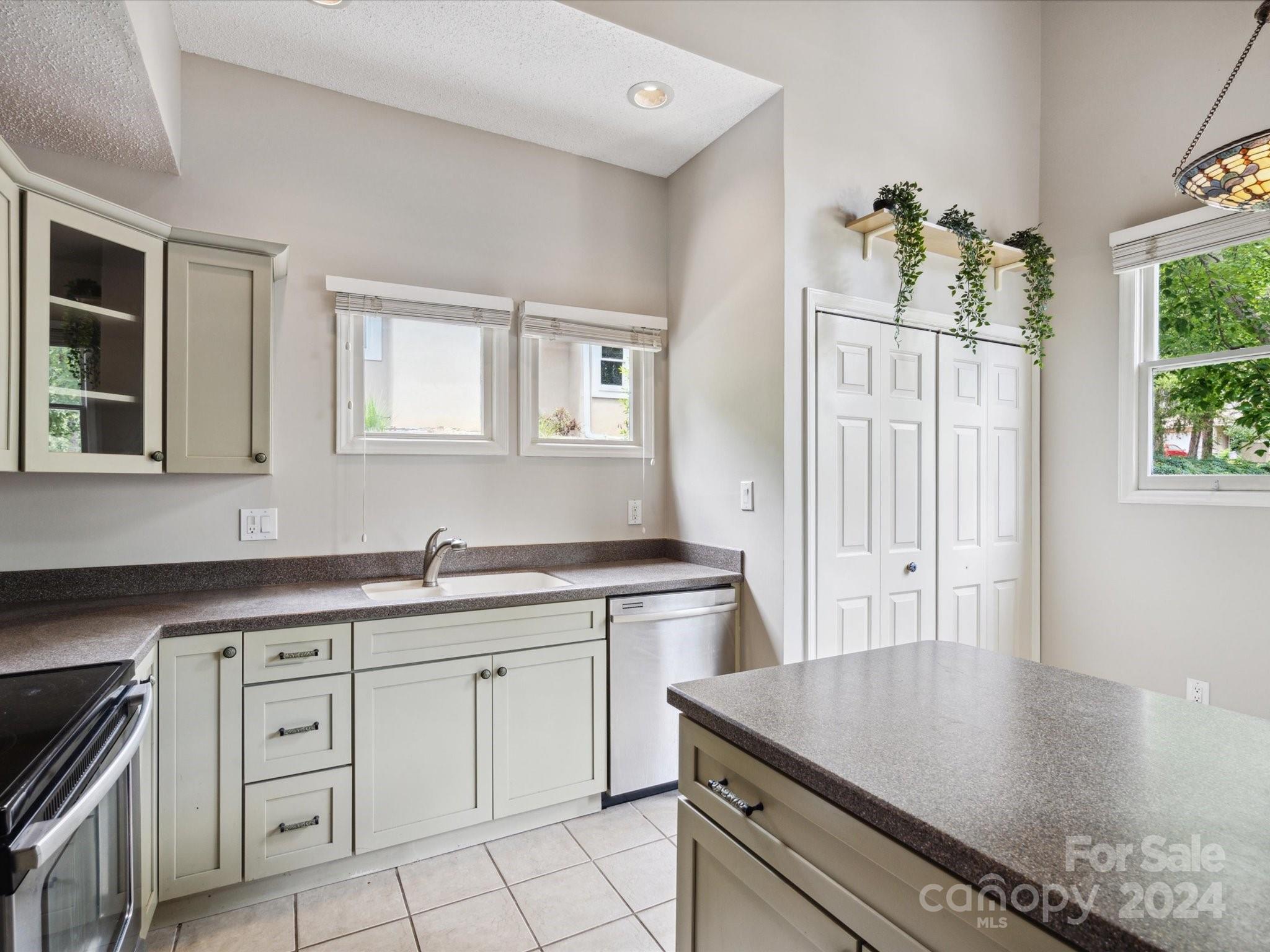 9222 Ravenwing Drive