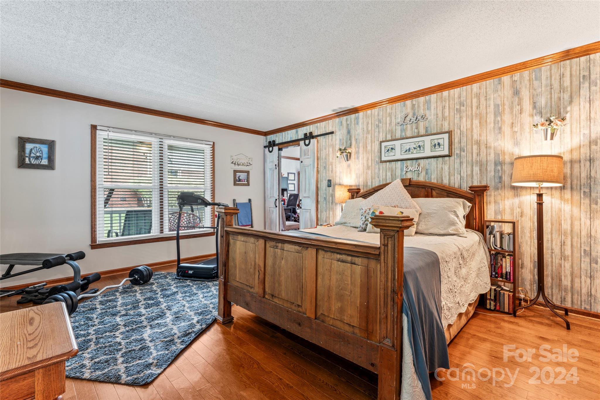 1047 Eagle Drive