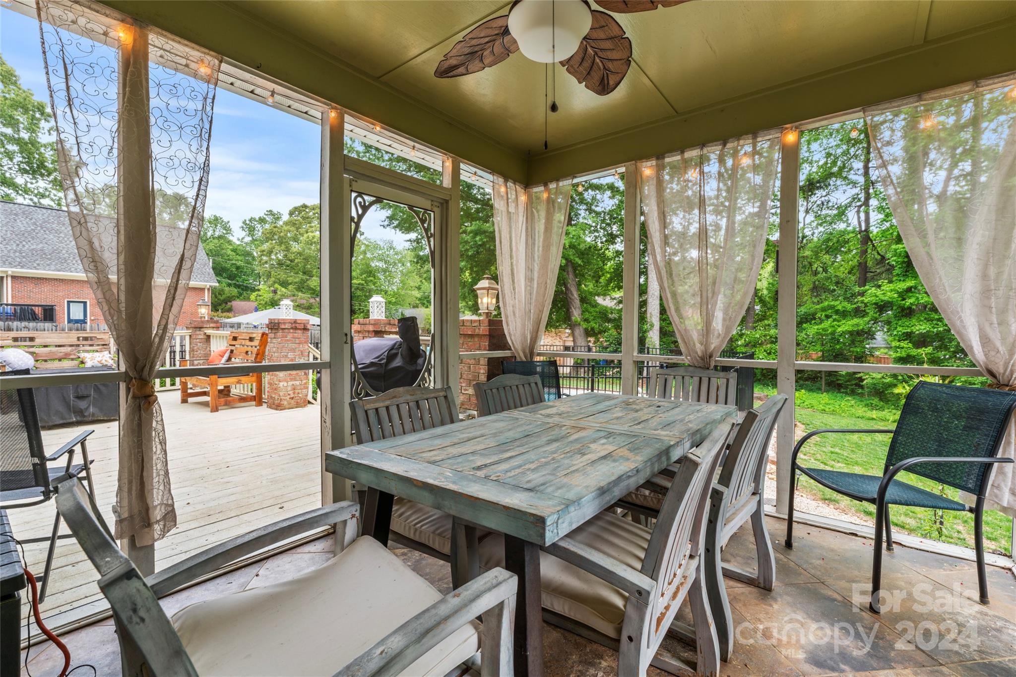 1047 Eagle Drive