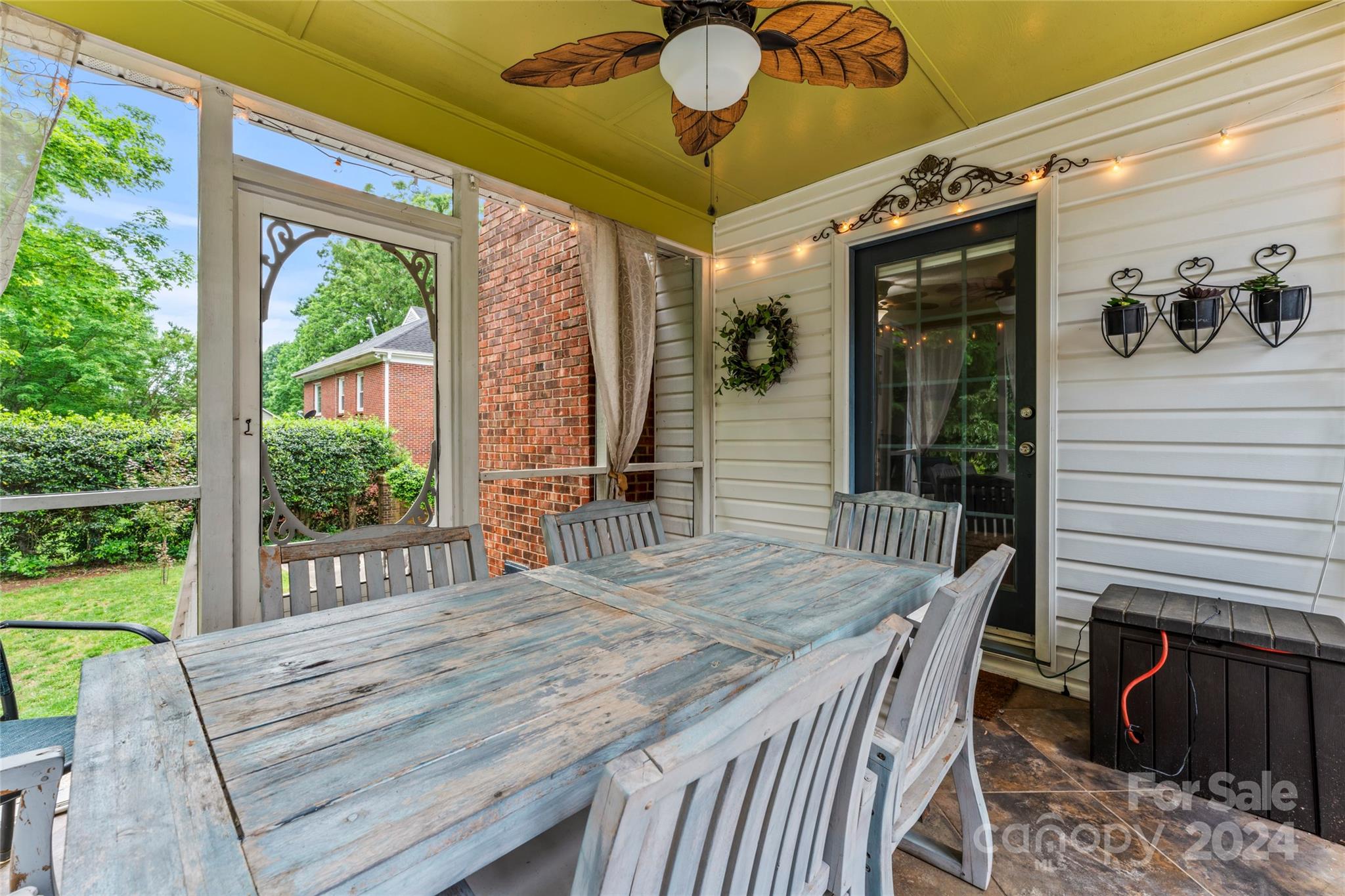 1047 Eagle Drive
