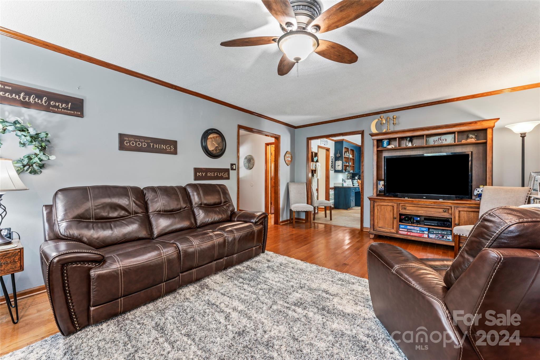1047 Eagle Drive