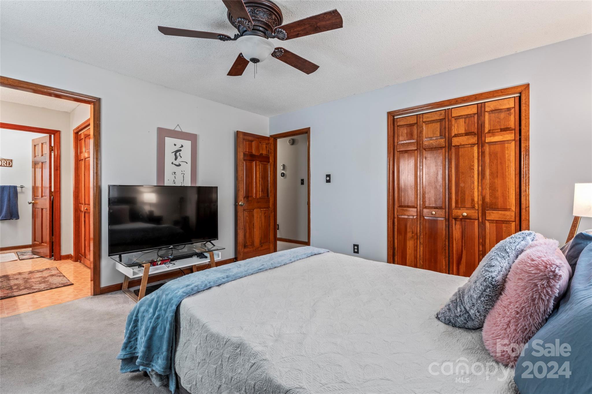 1047 Eagle Drive