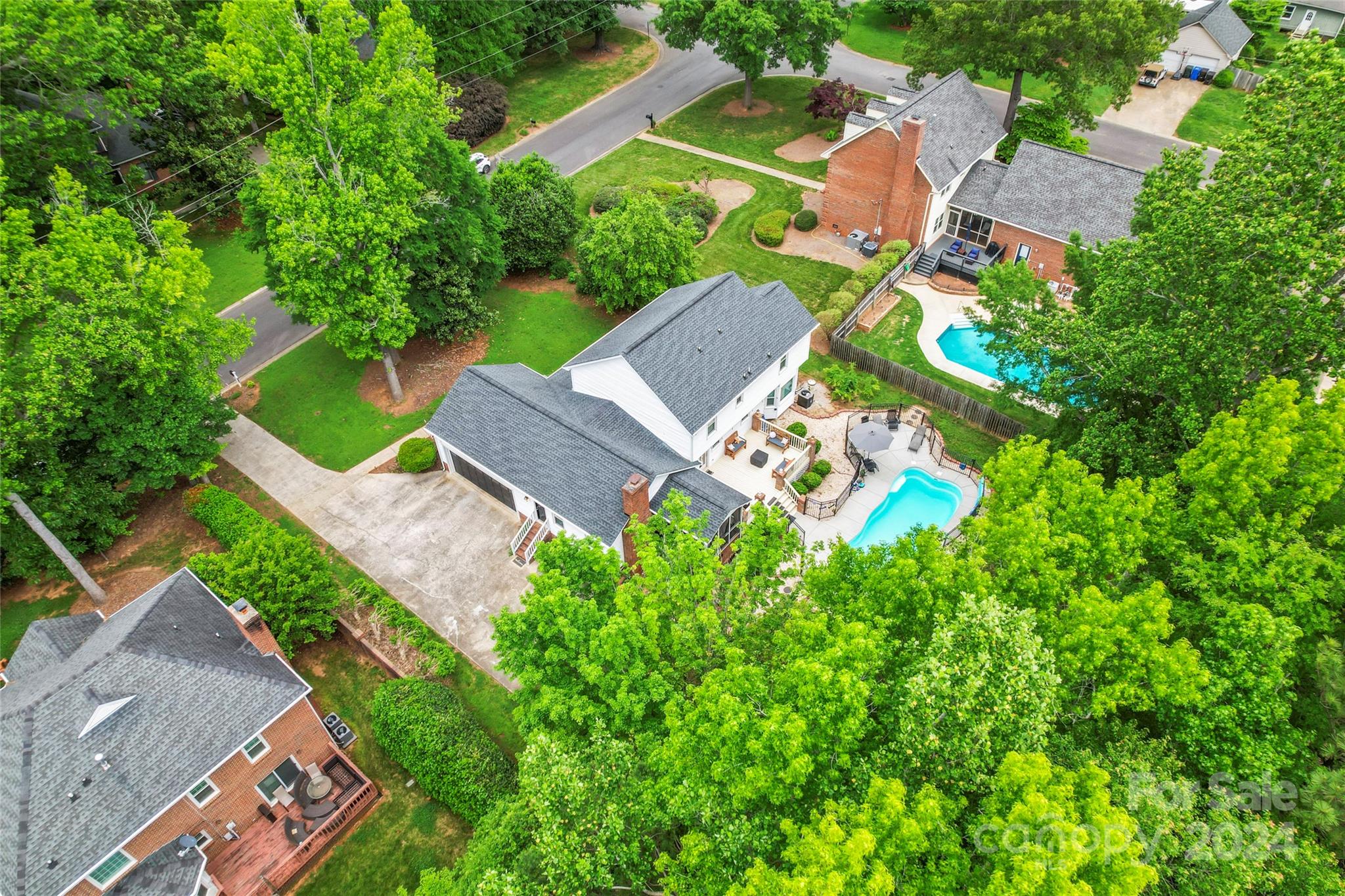 1047 Eagle Drive