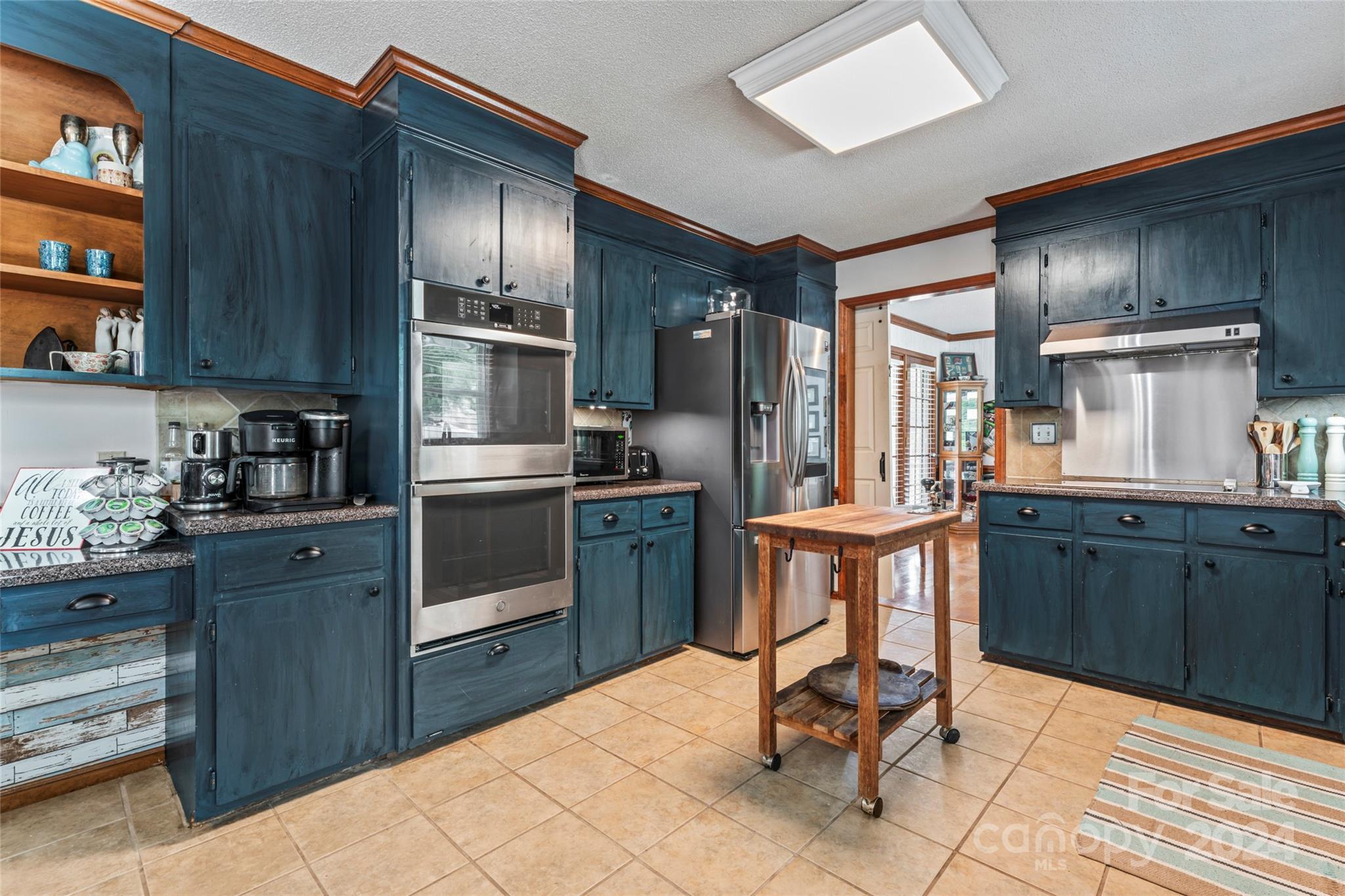 1047 Eagle Drive
