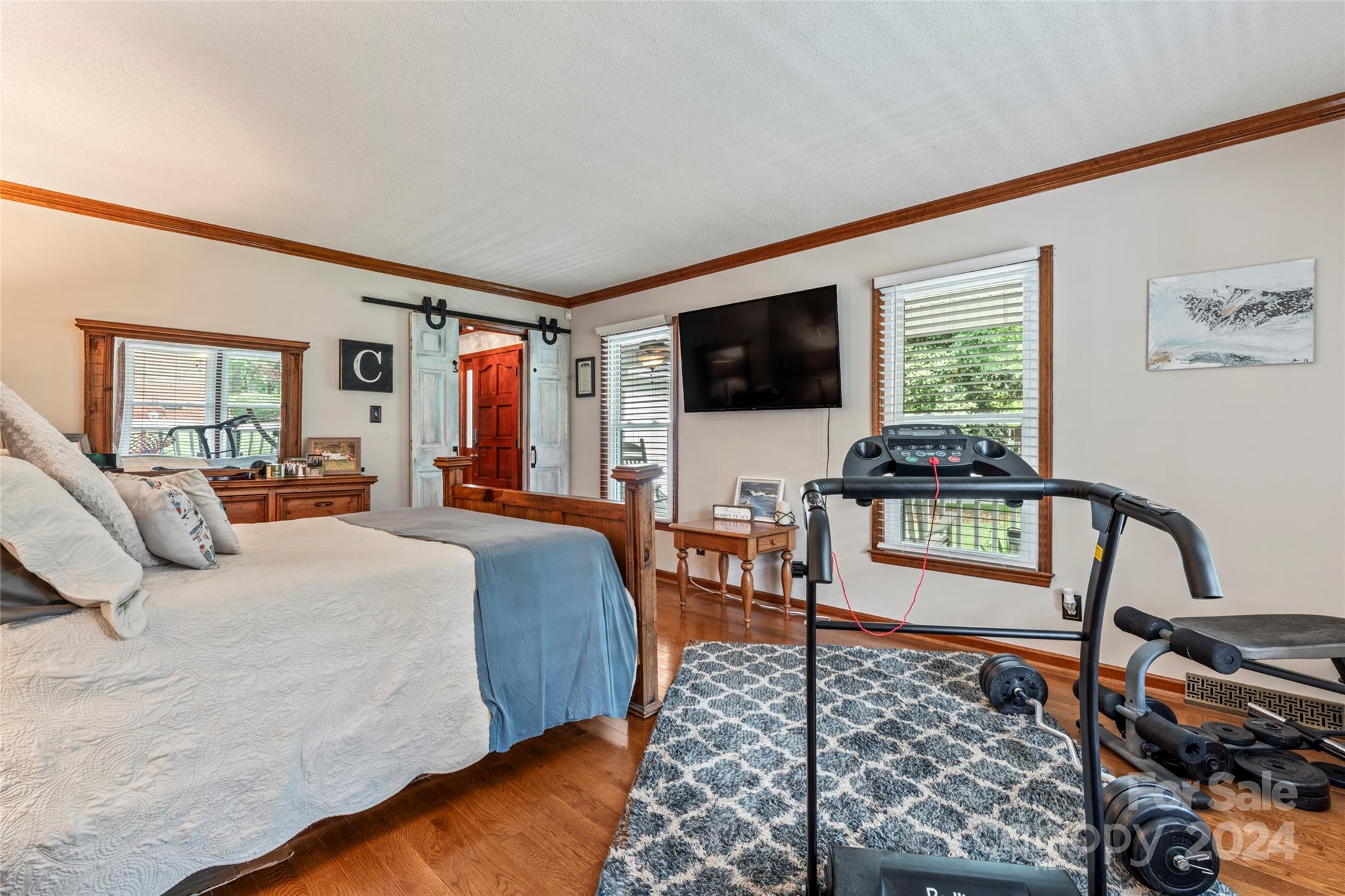 1047 Eagle Drive