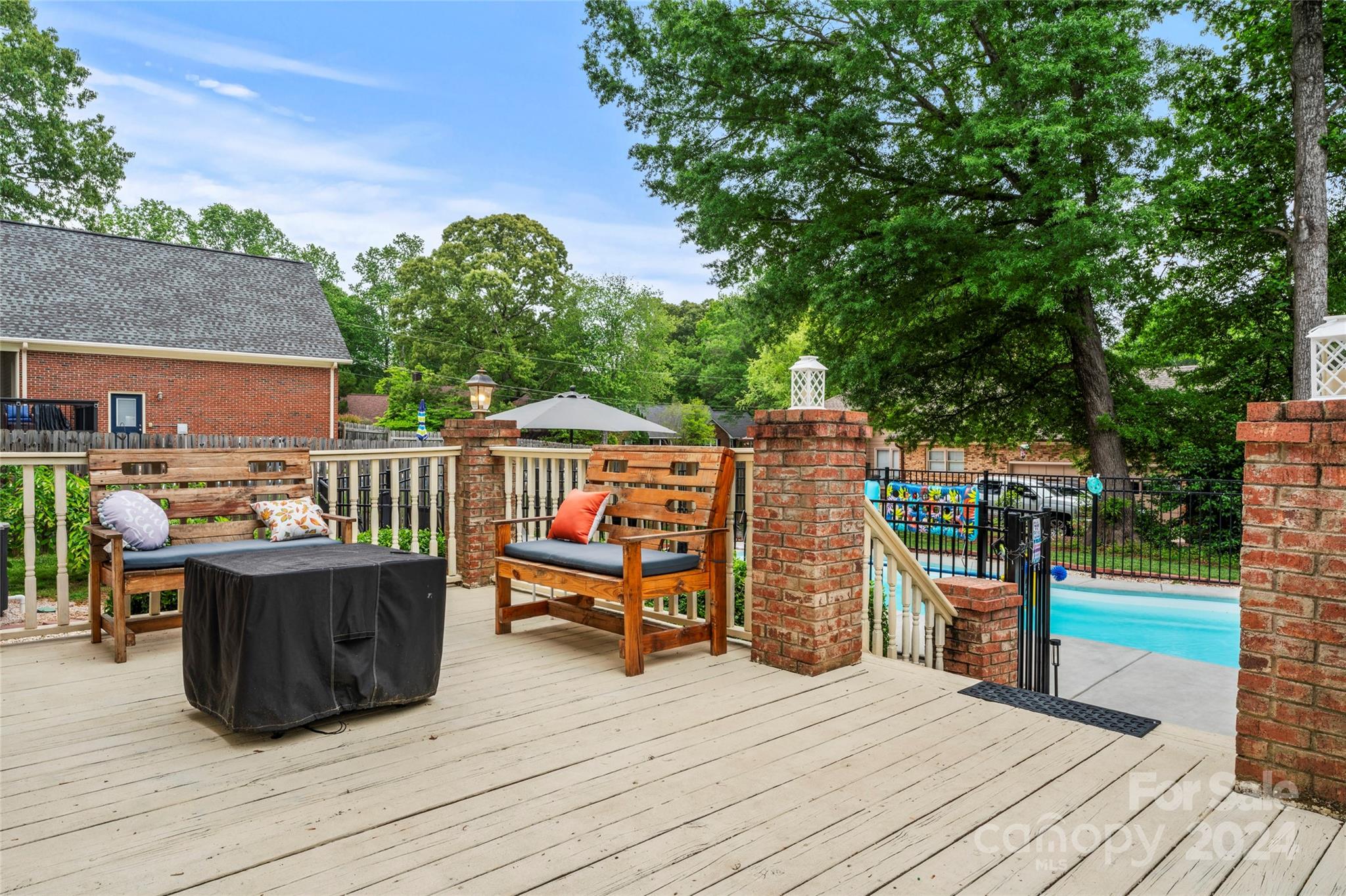 1047 Eagle Drive