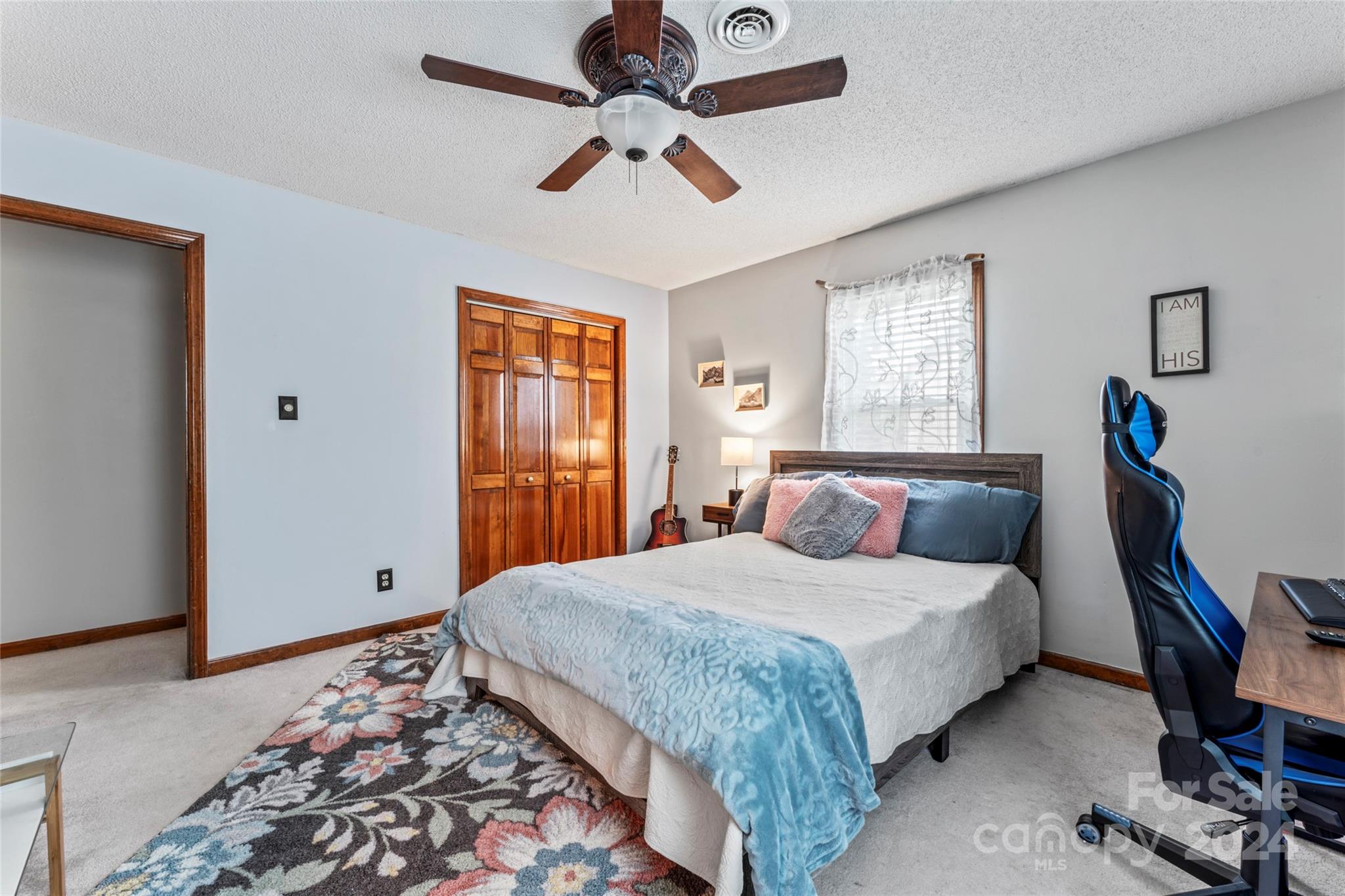 1047 Eagle Drive